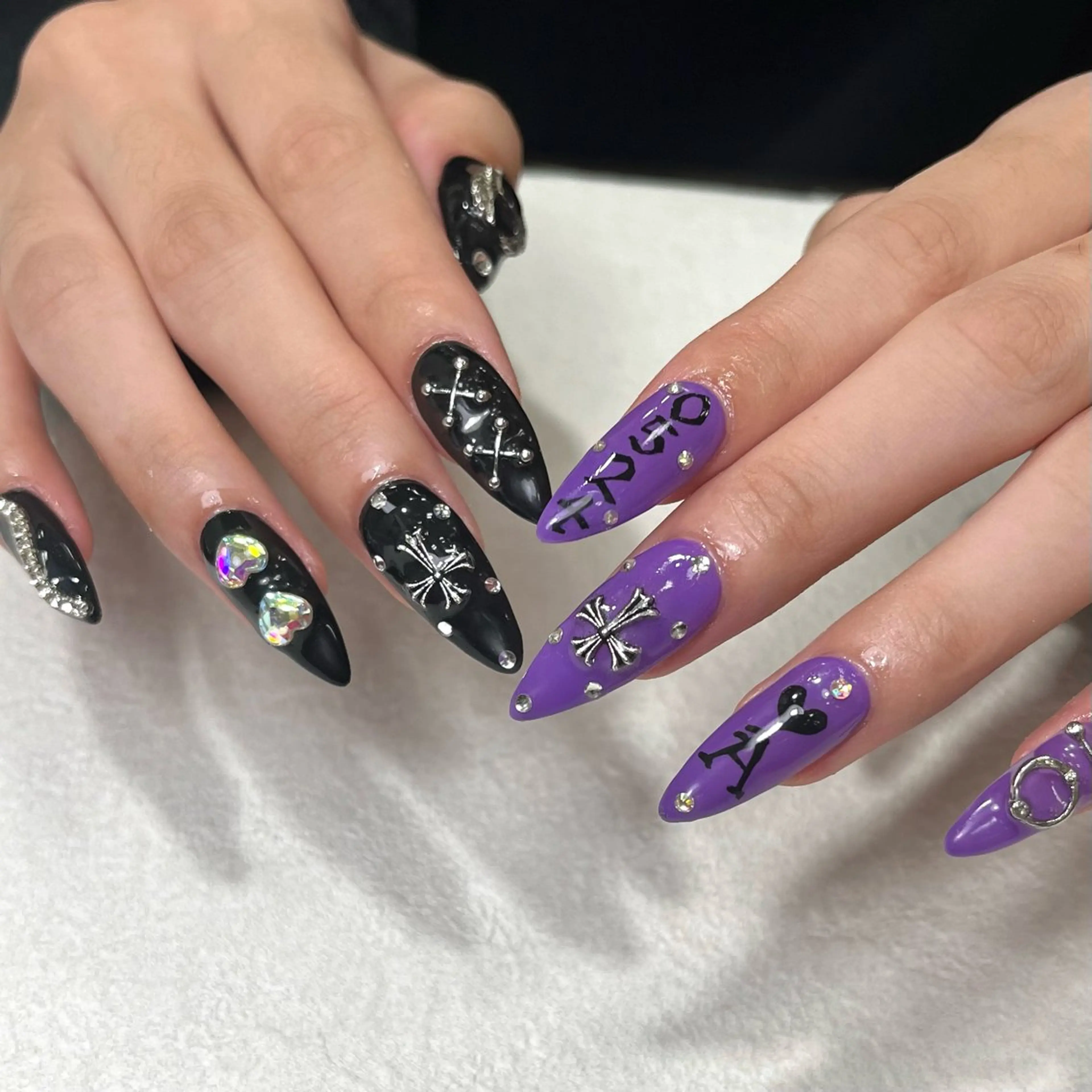 ネイル ハート パープル スカルプネイル ストーンネイル ネイルチップ ハンドネイル para ☀︎ sol by BECK所属・Para Sol nail　Maoのネイルデザイン