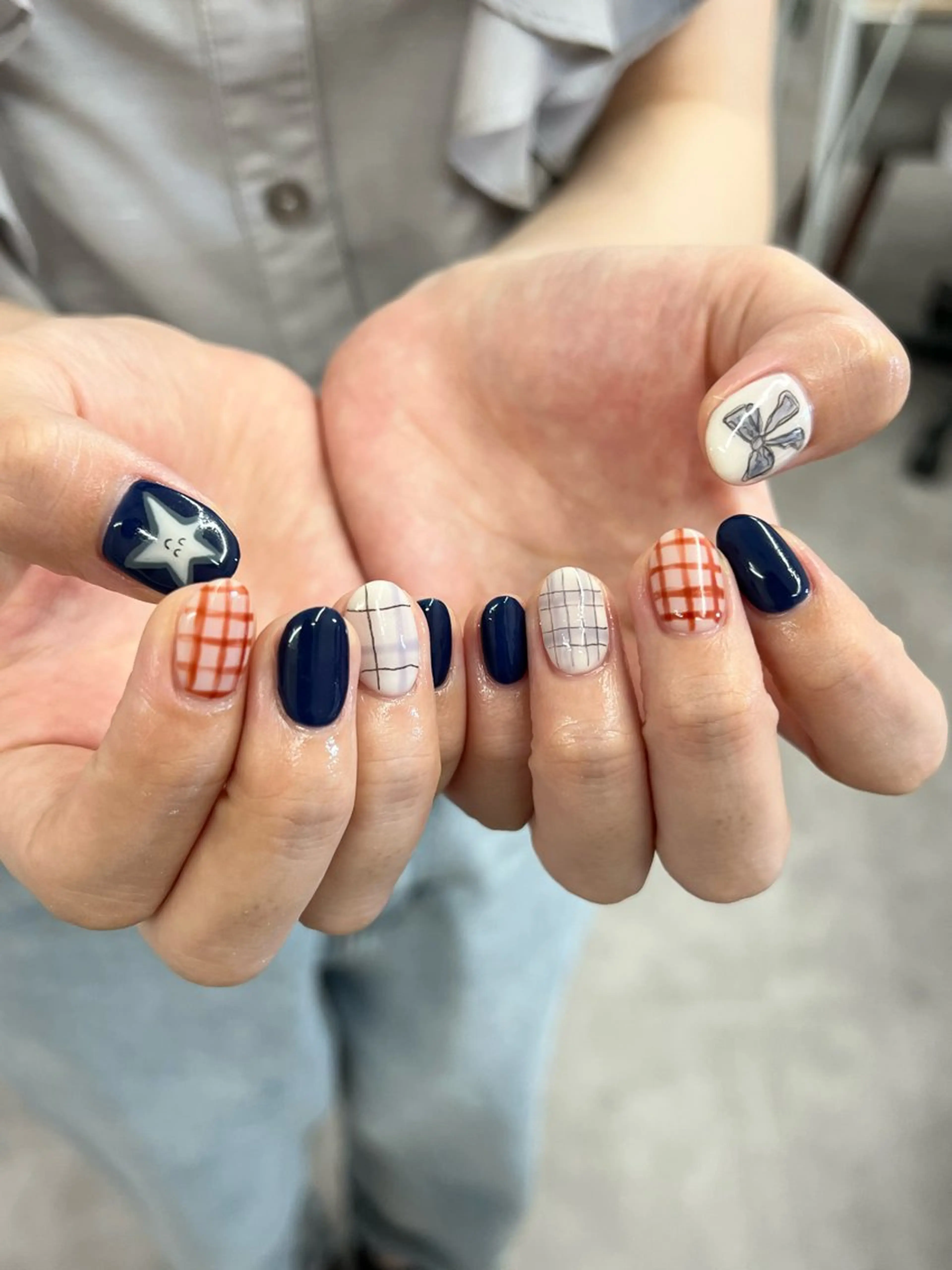 ネイル ジェルネイル マグネットネイル ネイビー ニュアンスネイル パラジェル ハンドネイル ハンドケア Bana_ Nailのネイルデザイン