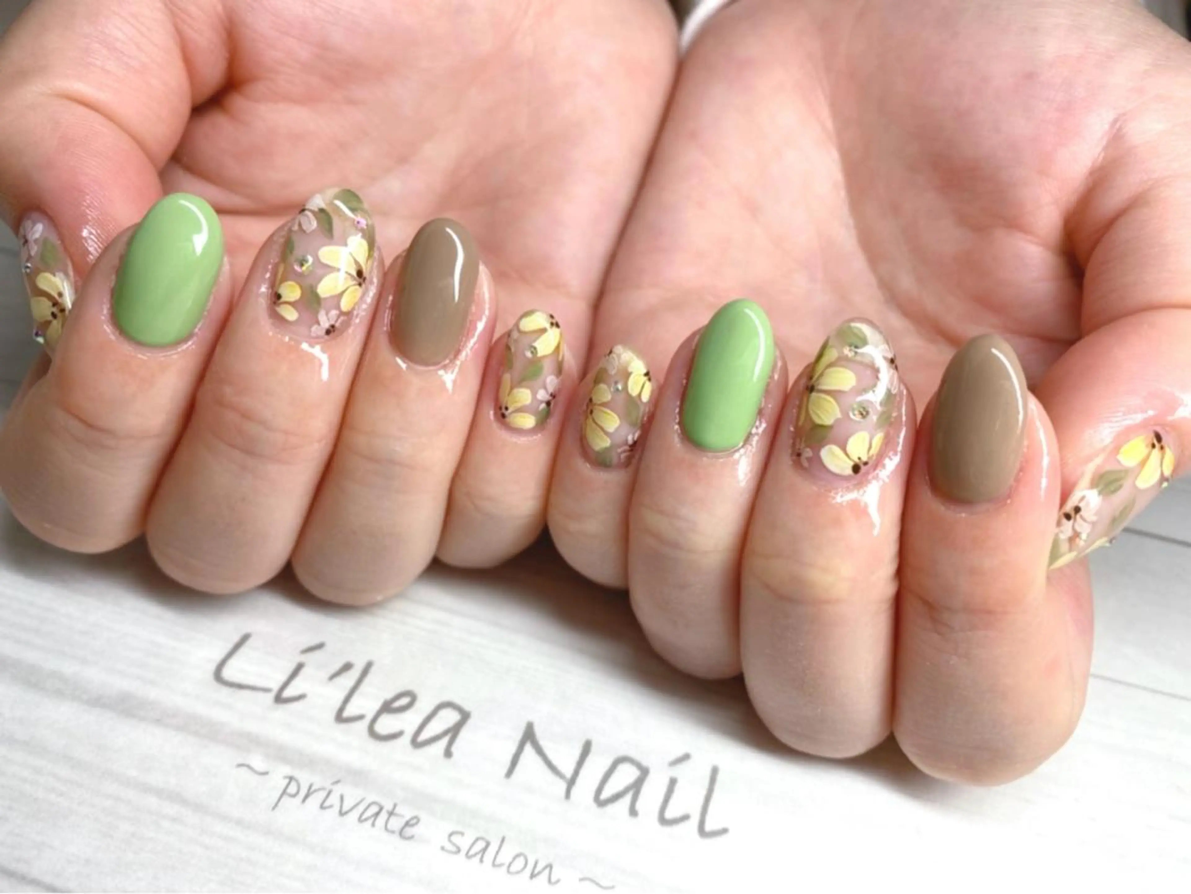ネイル Li'leaNail AINAのネイルデザイン