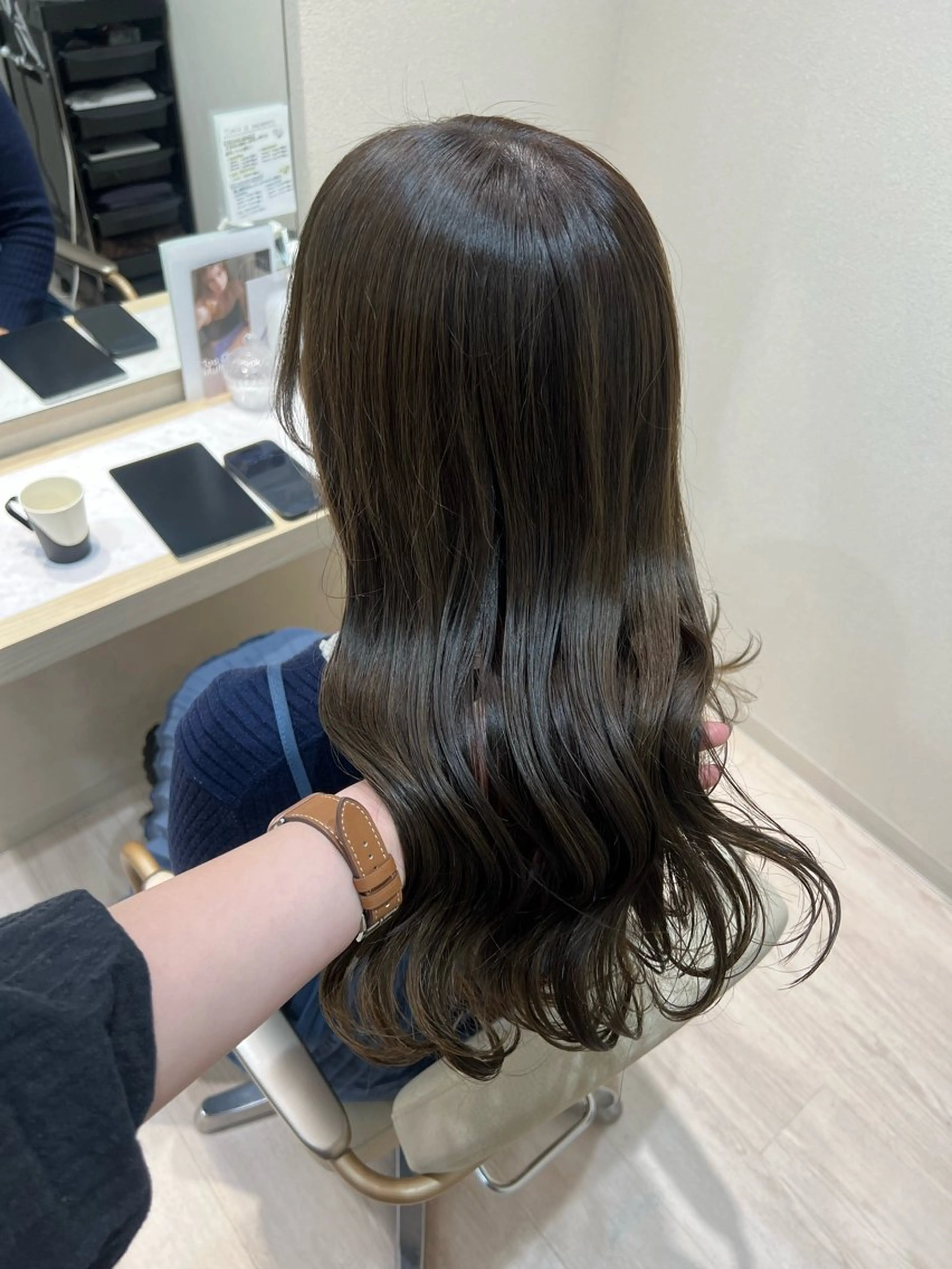 セミロング ヘアカラー トリートメント ヘッドスパ mina .のヘアスタイル