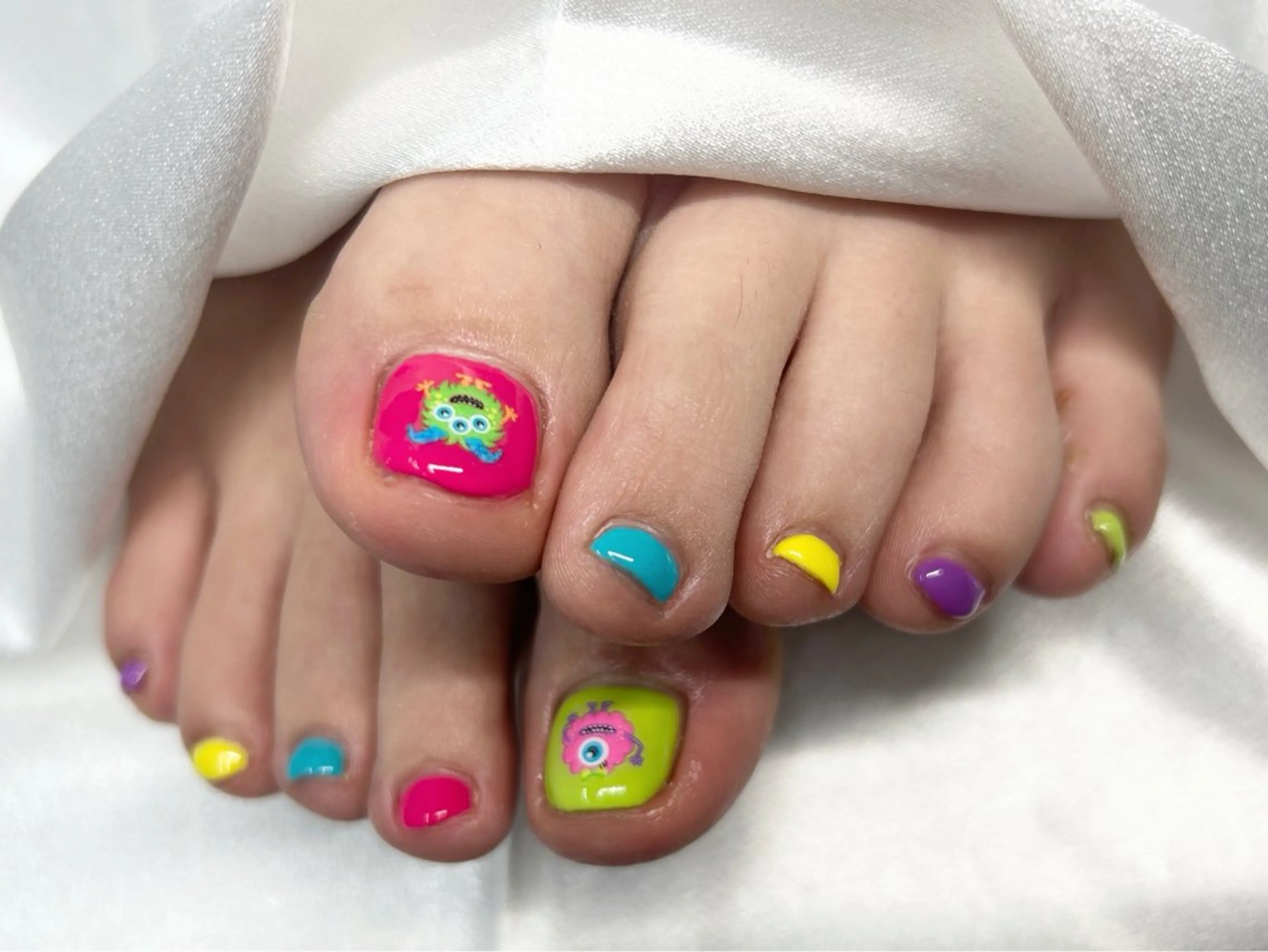 ネイル 桜ネイル フットネイル ワンカラーネイル フットネイル Forca total studio所属・Forca Airaのネイルデザイン