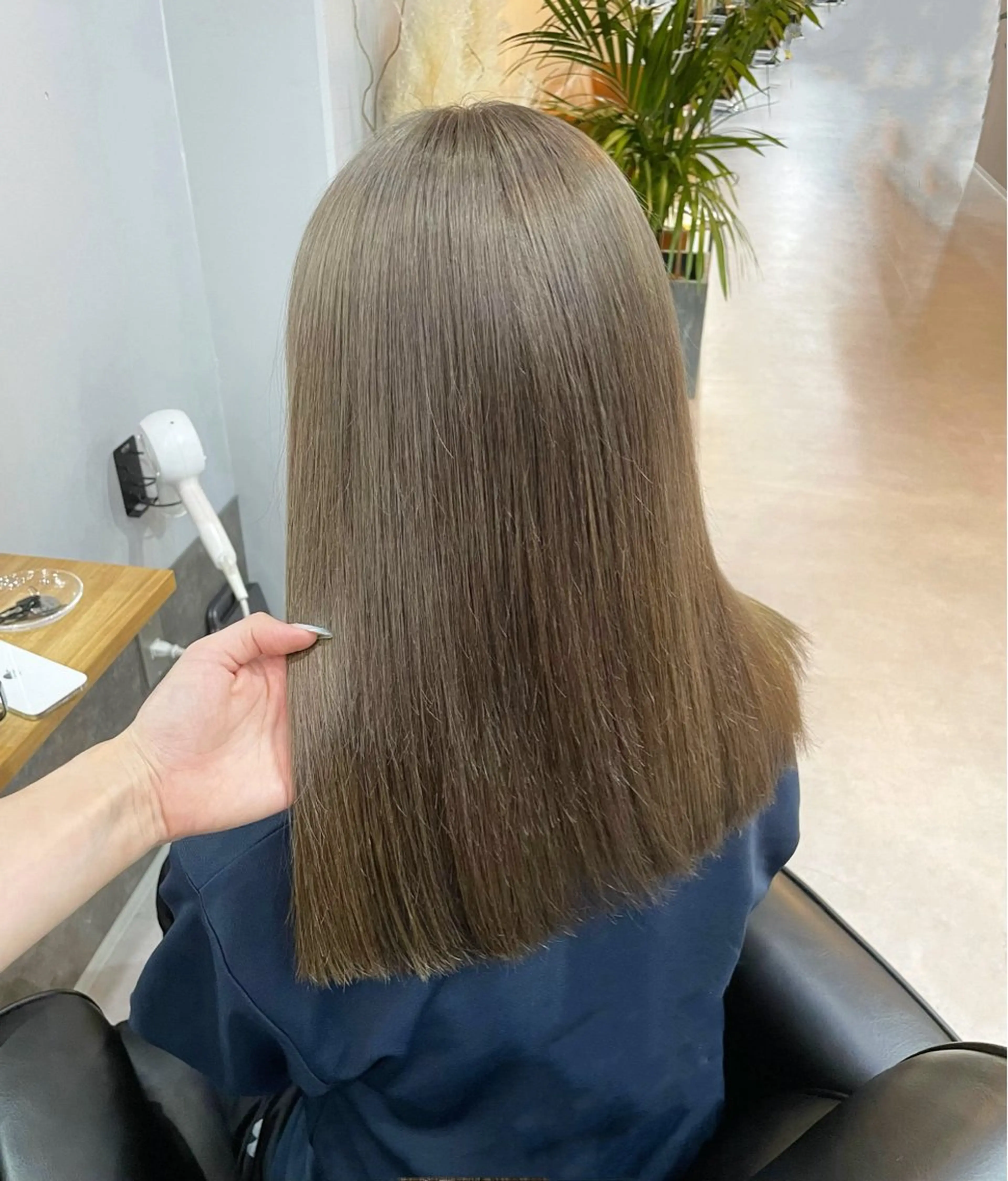 ロング カラー ヘアカラー ミルクティーベージュ ❤︎レイヤー　MIAのヘアスタイル