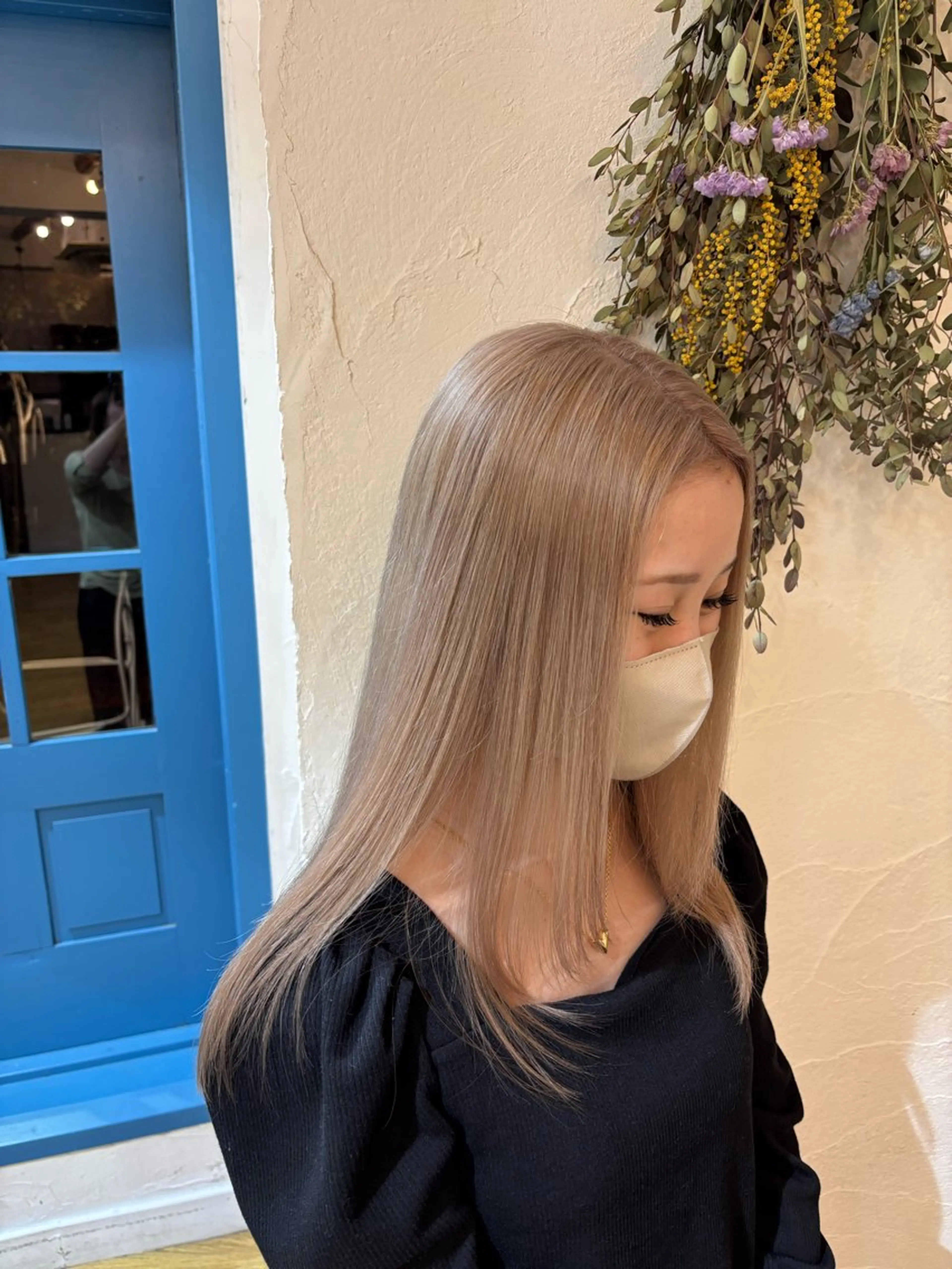 ロング カラー ベージュカラー ブリーチ ヘアカラー Hair Musee柱店所属・靏 美咲のヘアスタイル