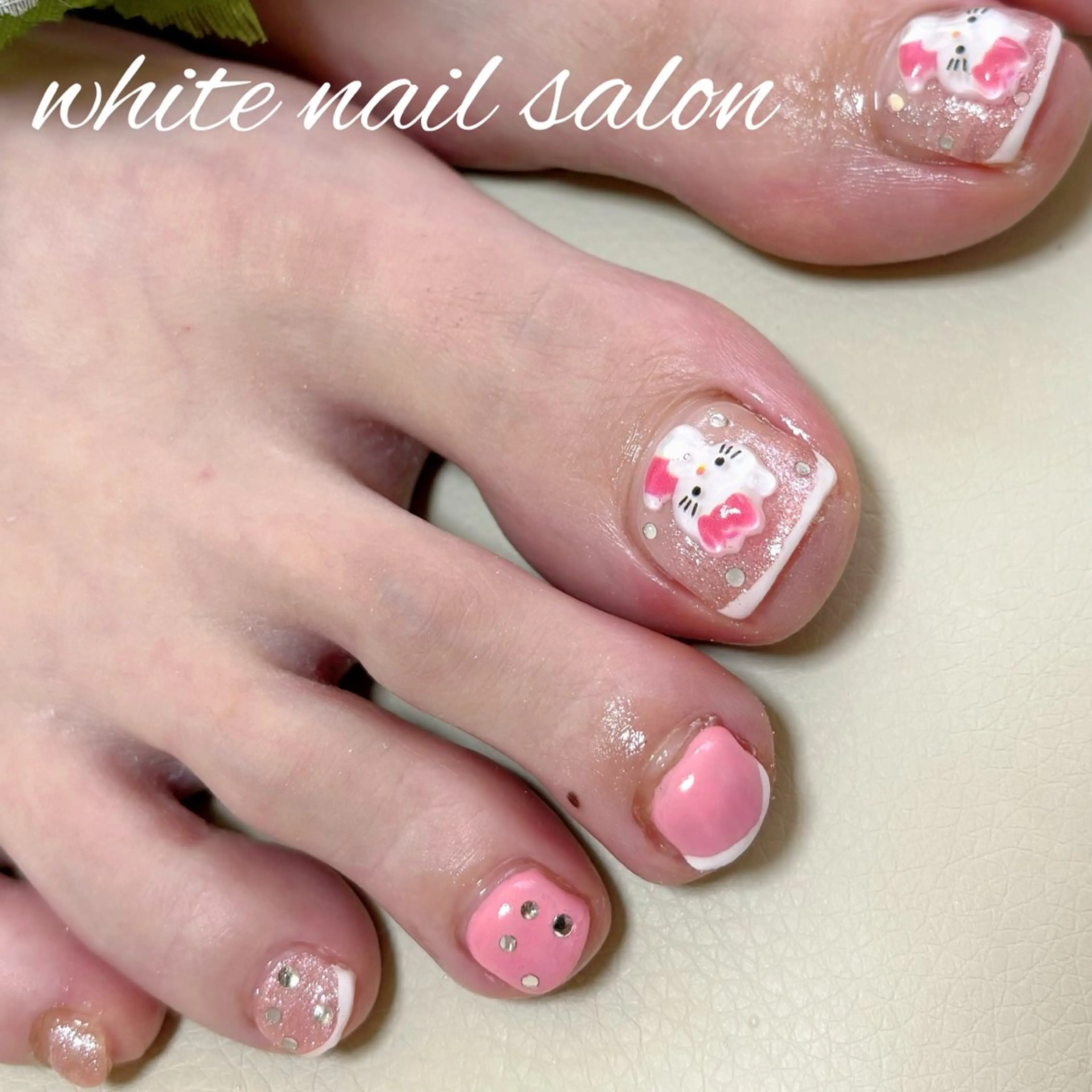 ネイル ホワイト フットネイル white nail salonのネイルデザイン