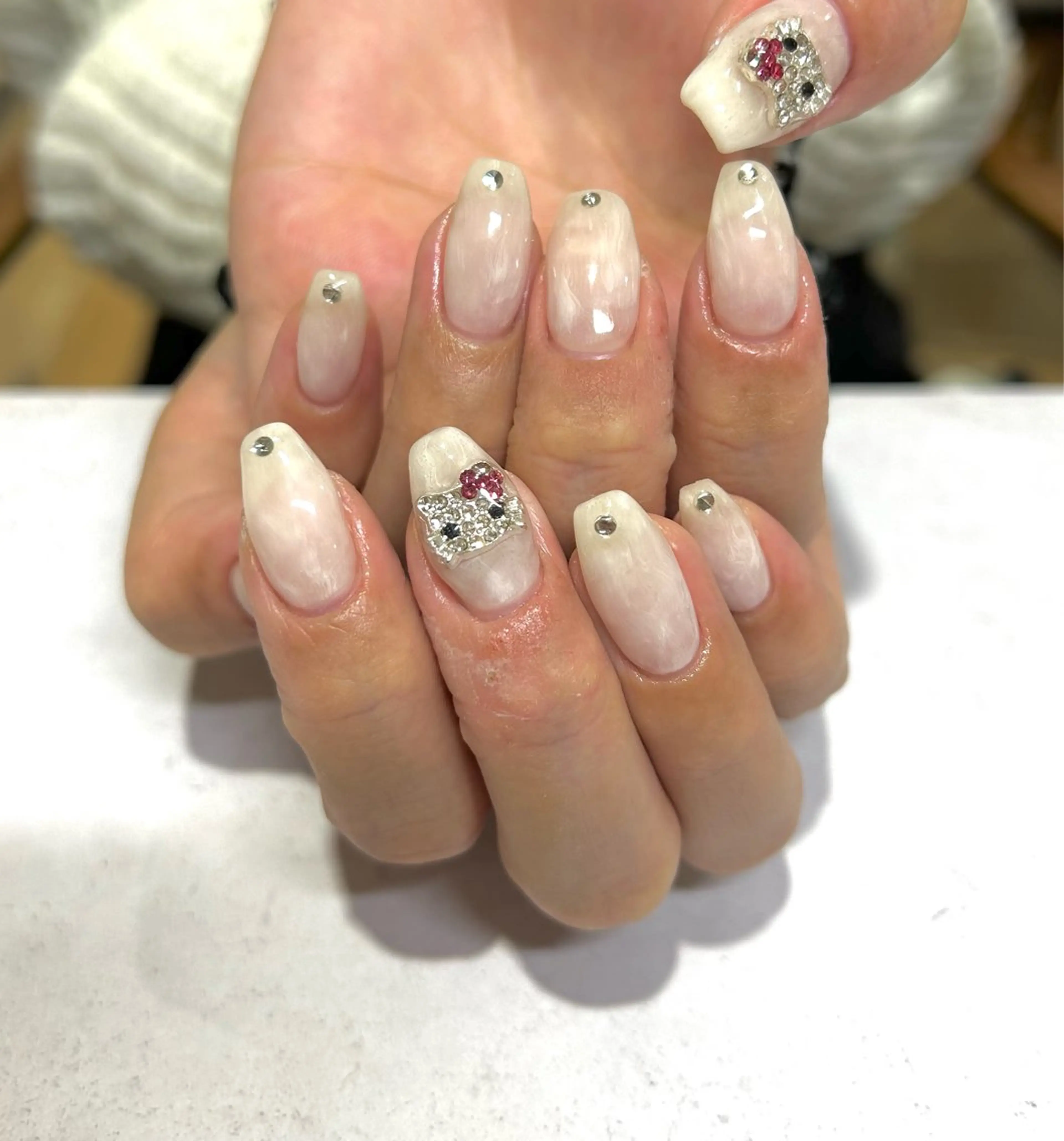 ネイル ホワイト ハンドネイル 福田 麻耶のネイルデザイン