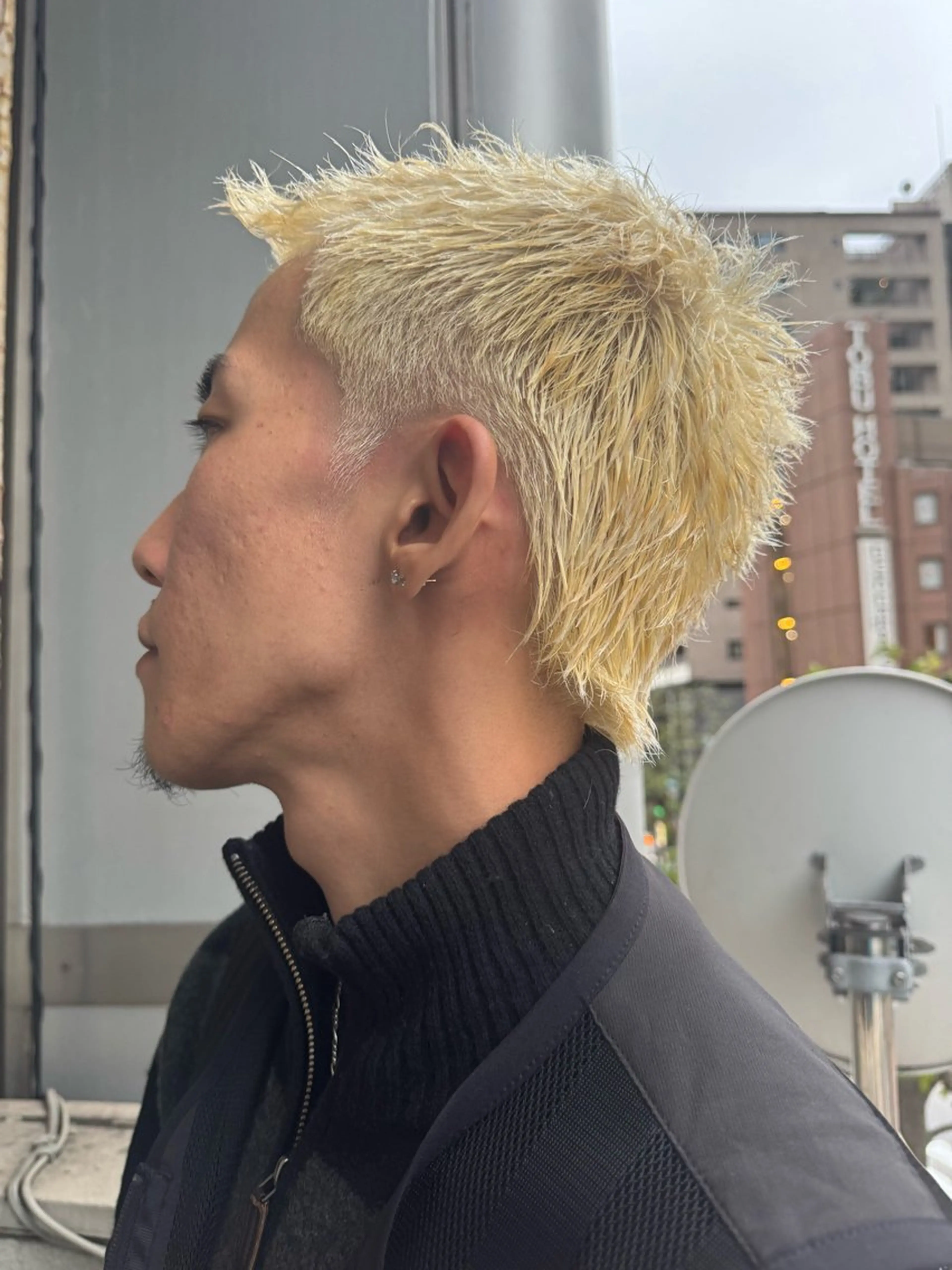 ショート カラー メンズ スパイキーショート 抜きっぱなしブロンド ブロンド ショートヘア カット ヘアカラー トリートメント 💈メンズ特化💈 TASUKUのヘアスタイル