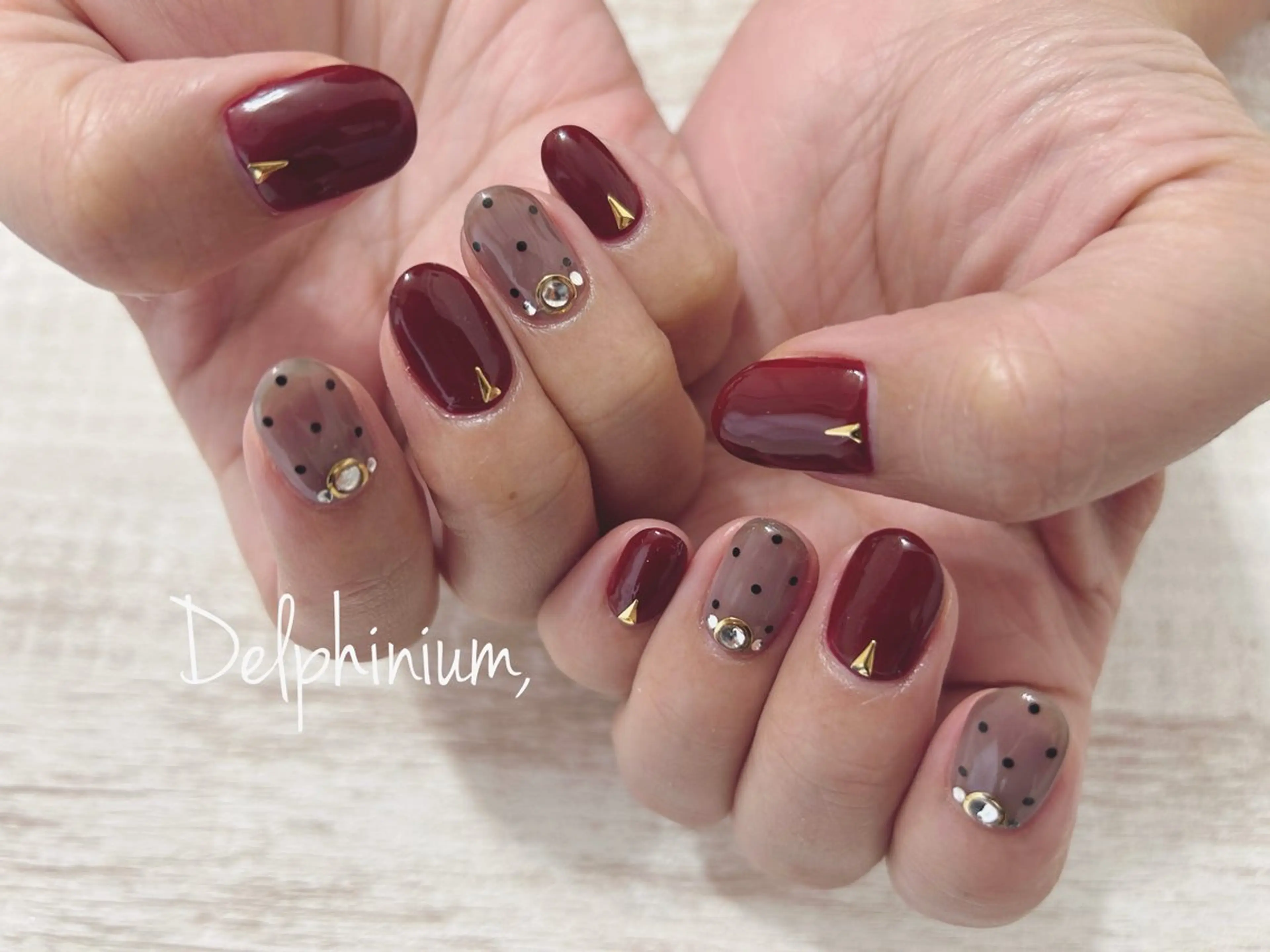 ネイル ボルドー ドット ハンドネイル 岡本 友恵のネイルデザイン