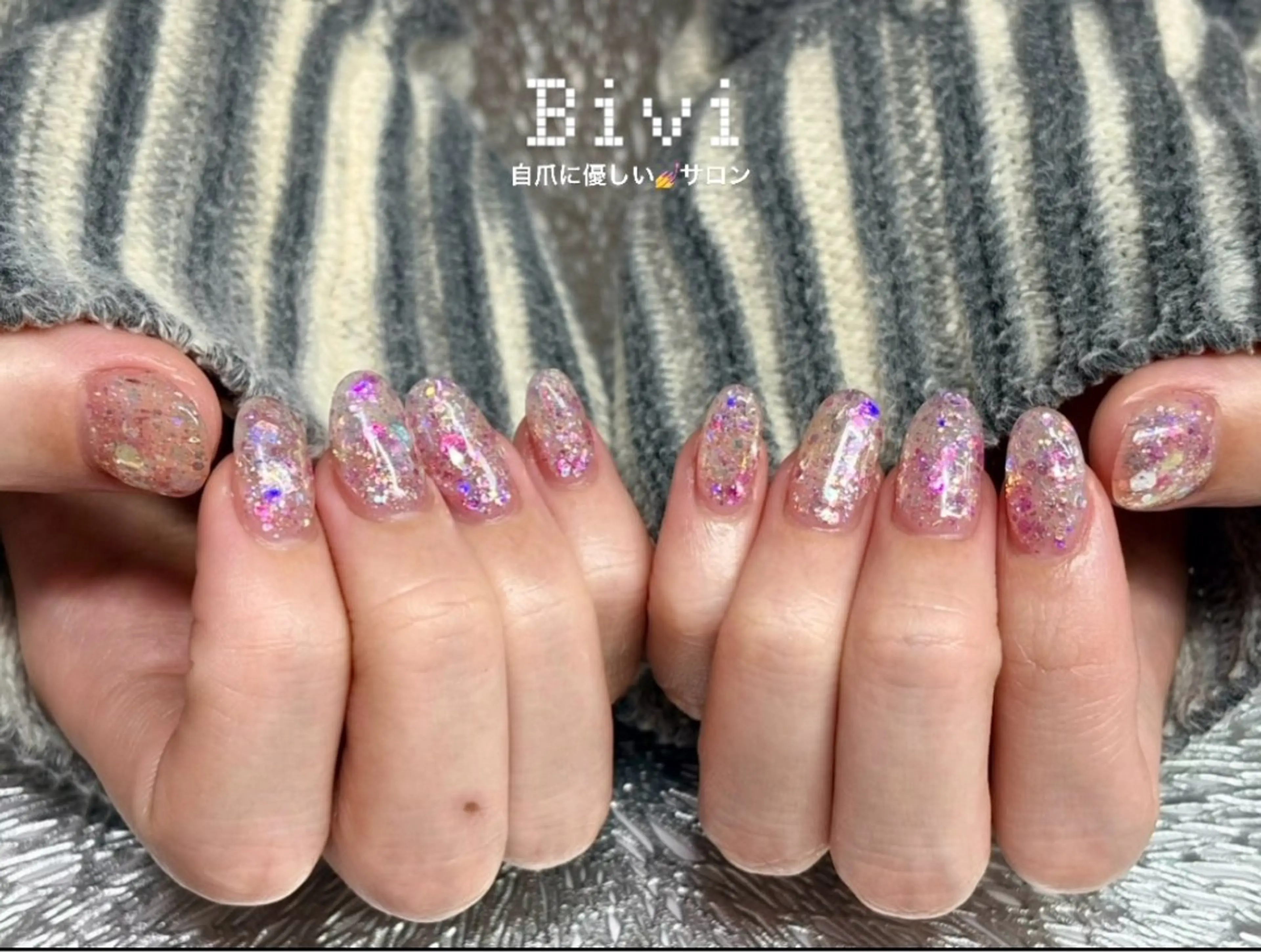 ネイル キラキラネイル ラメ(グリッター) マグネットネイル 持ち込み ワンホンネイル ハンドネイル ハンドケア ♡Bivi♡自爪に 優しいネイルサロンのネイルデザイン