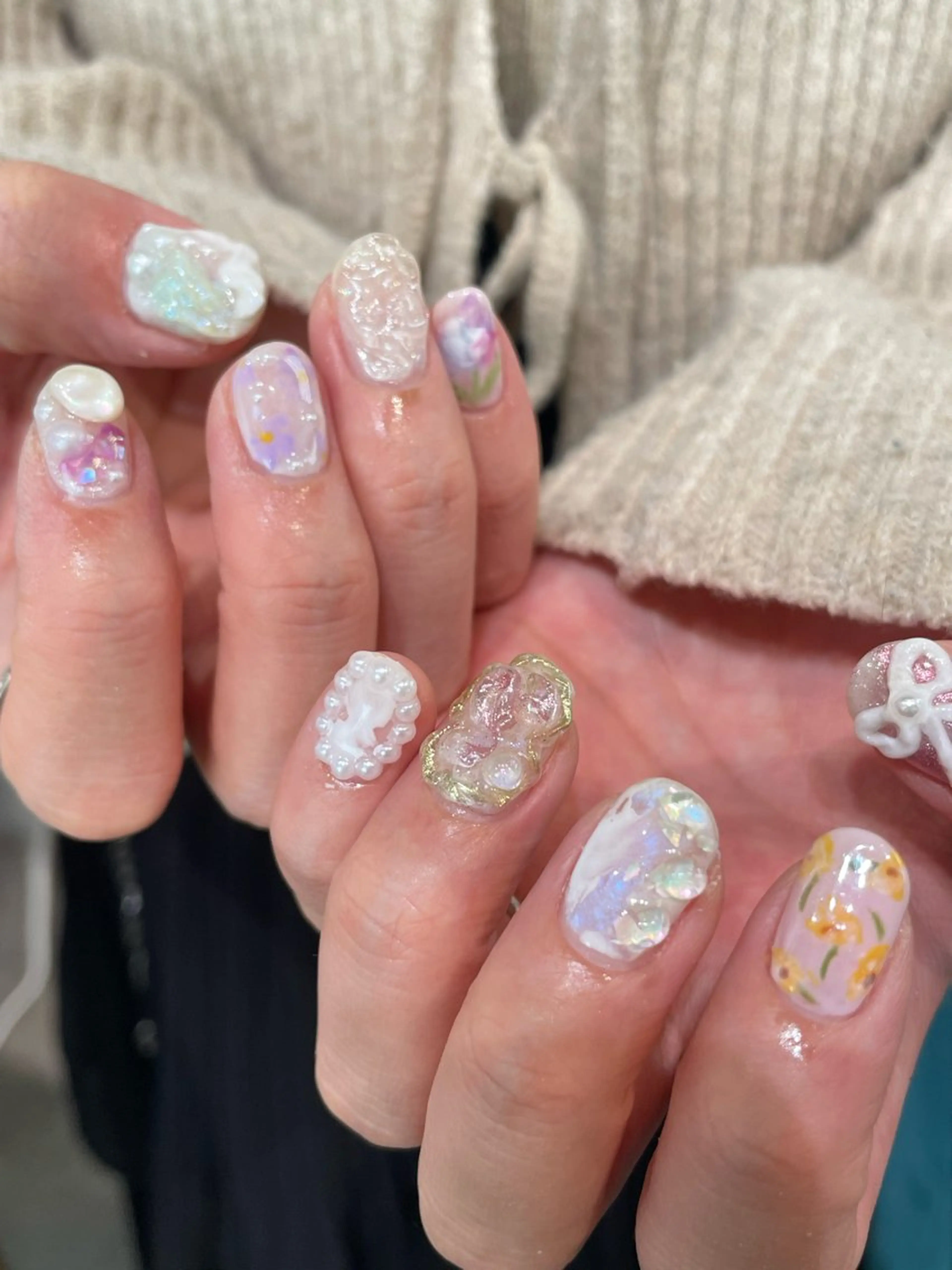 ネイル ニュアンスネイル 春ネイル ハンドネイル ナチュラル透明感🌱 小山美樹子のヘアスタイル