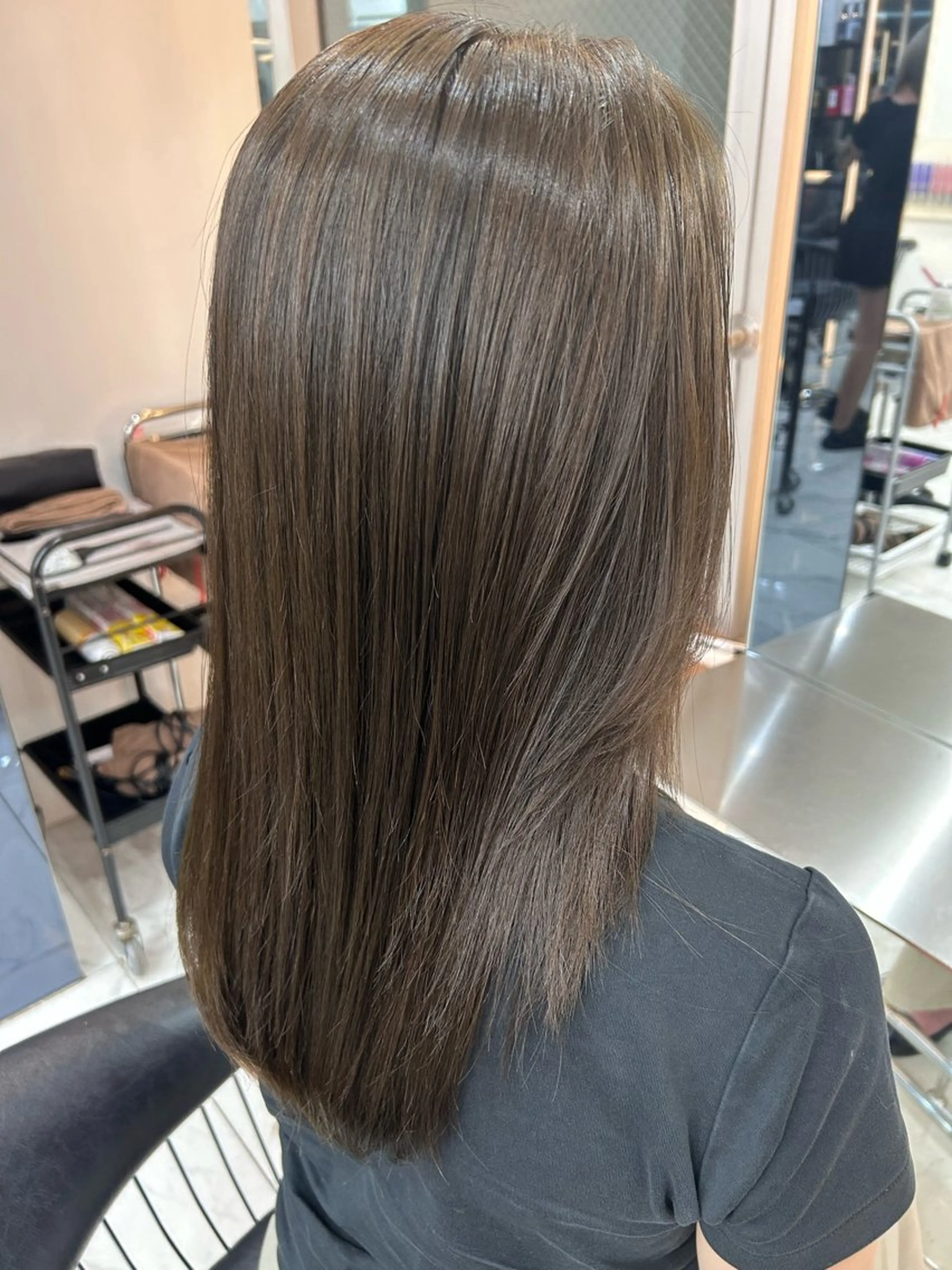 カラー ナズ ナズのヘアスタイル