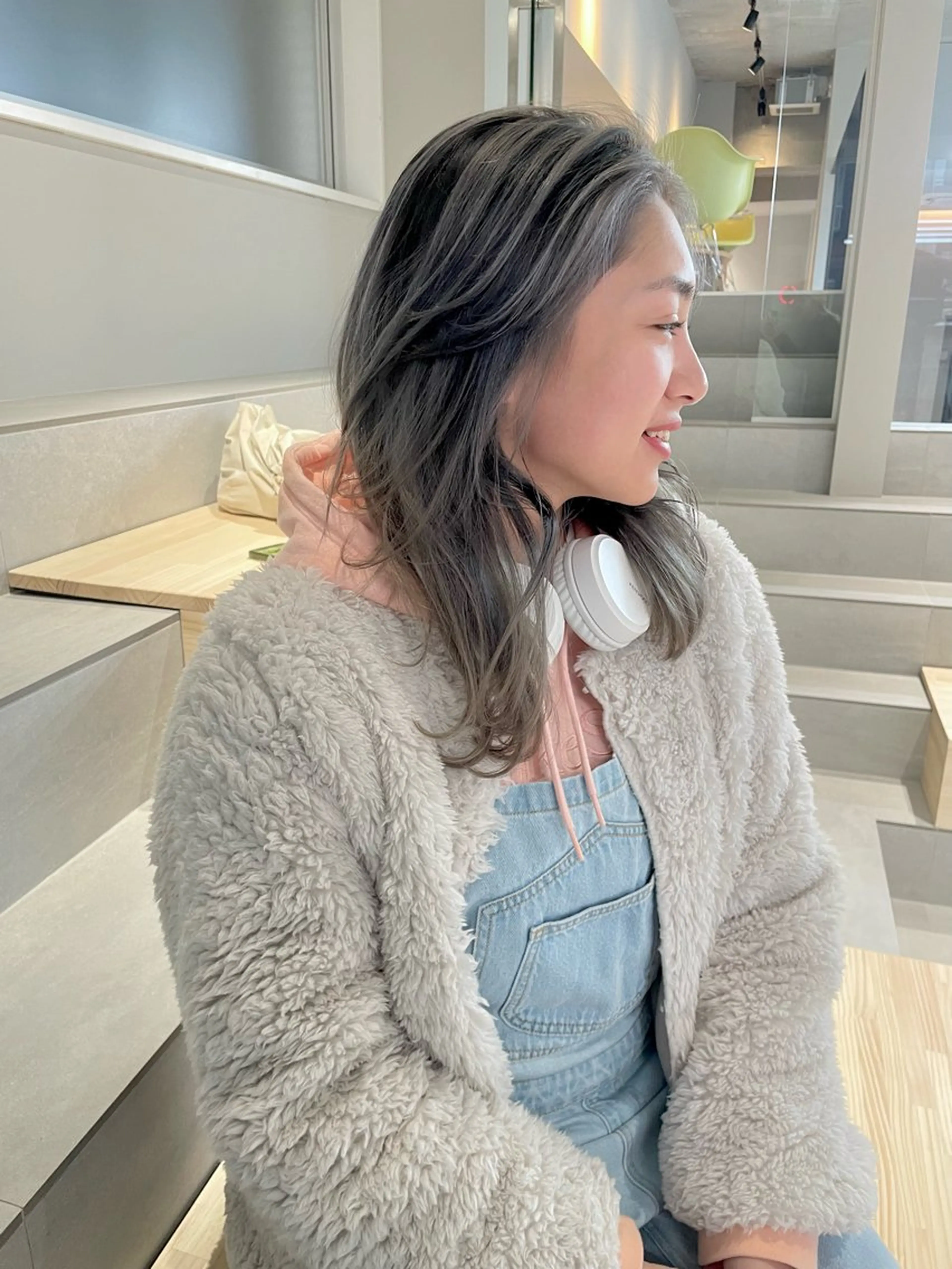 カラー 大塚 夏生のヘアスタイル