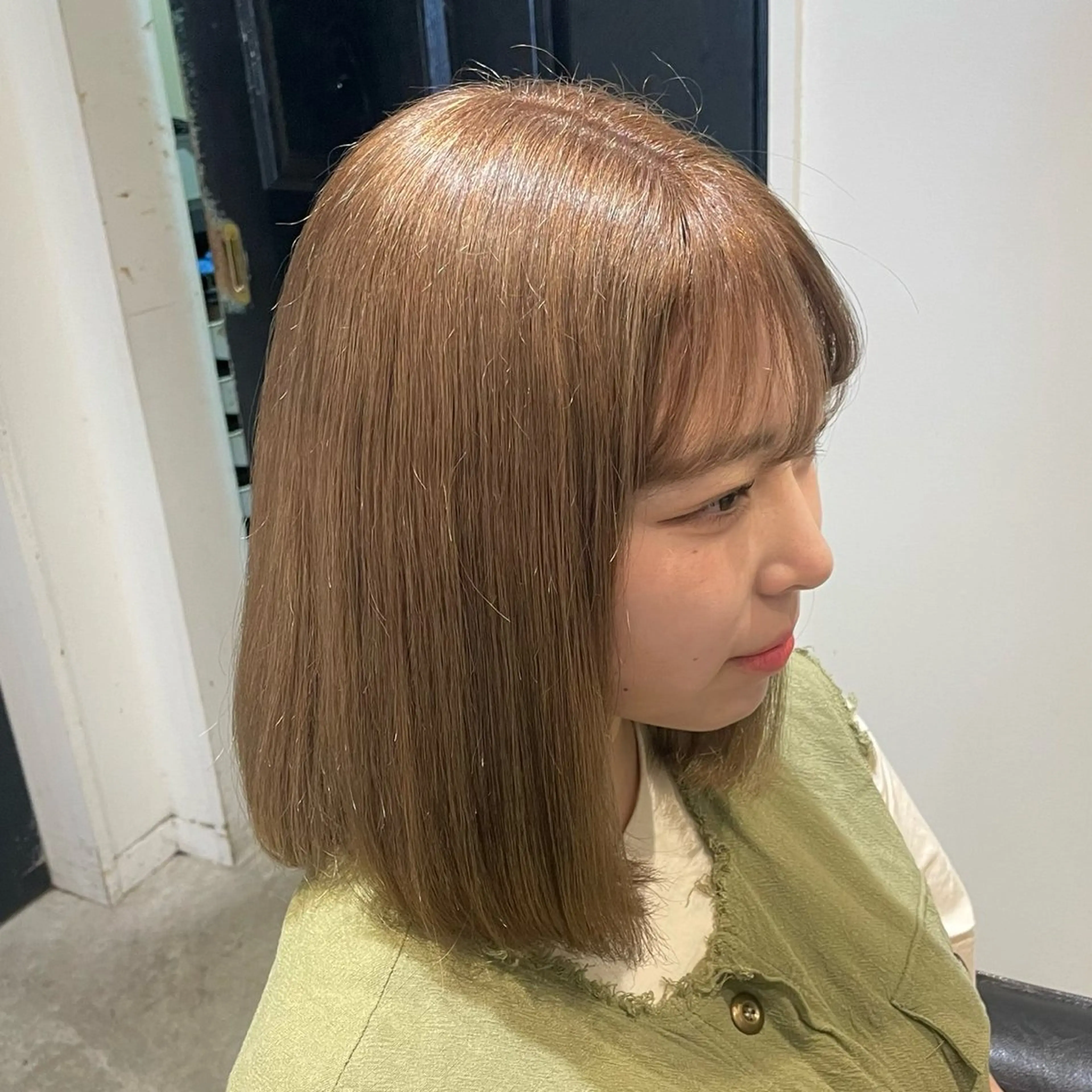 ミディアム カラー ベージュカラー ミルクティーベージュ Cadre新小岩🫧 栗原葵のヘアスタイル