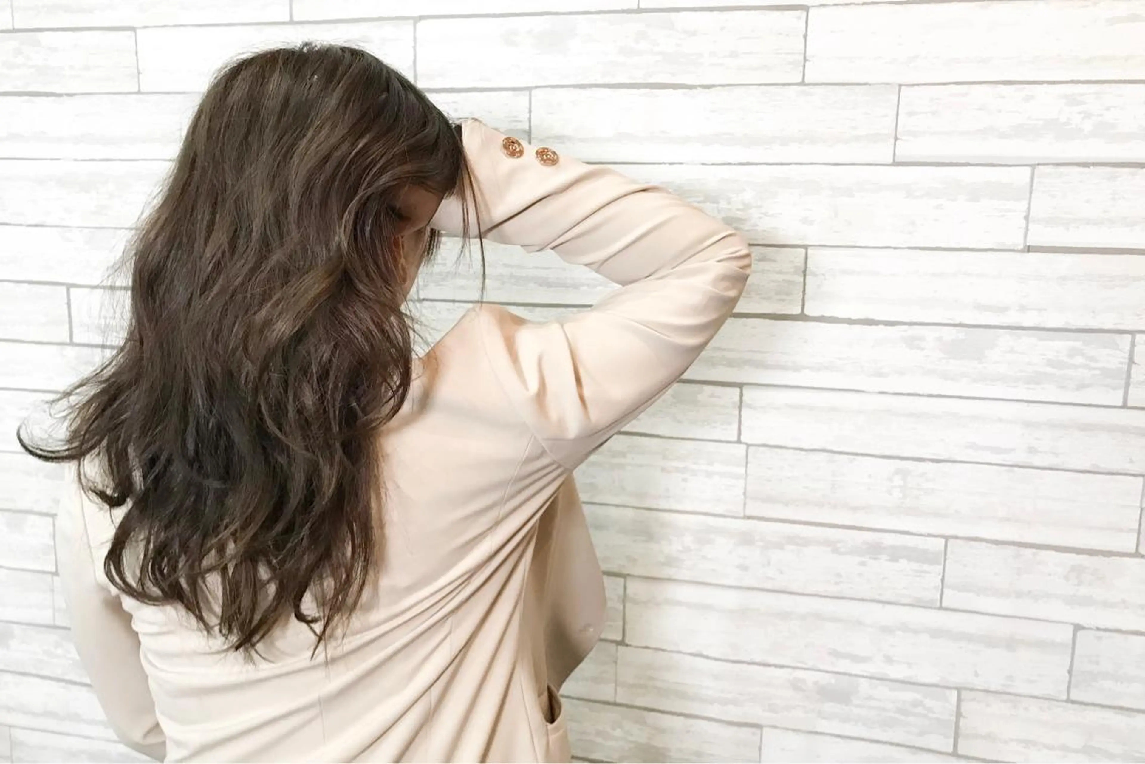 セミロング カラー ヘアアレンジ アッシュ アッシュブラウン ブラウンカラー ANBEL所属・ANBEL代表 西尾裕樹のヘアスタイル