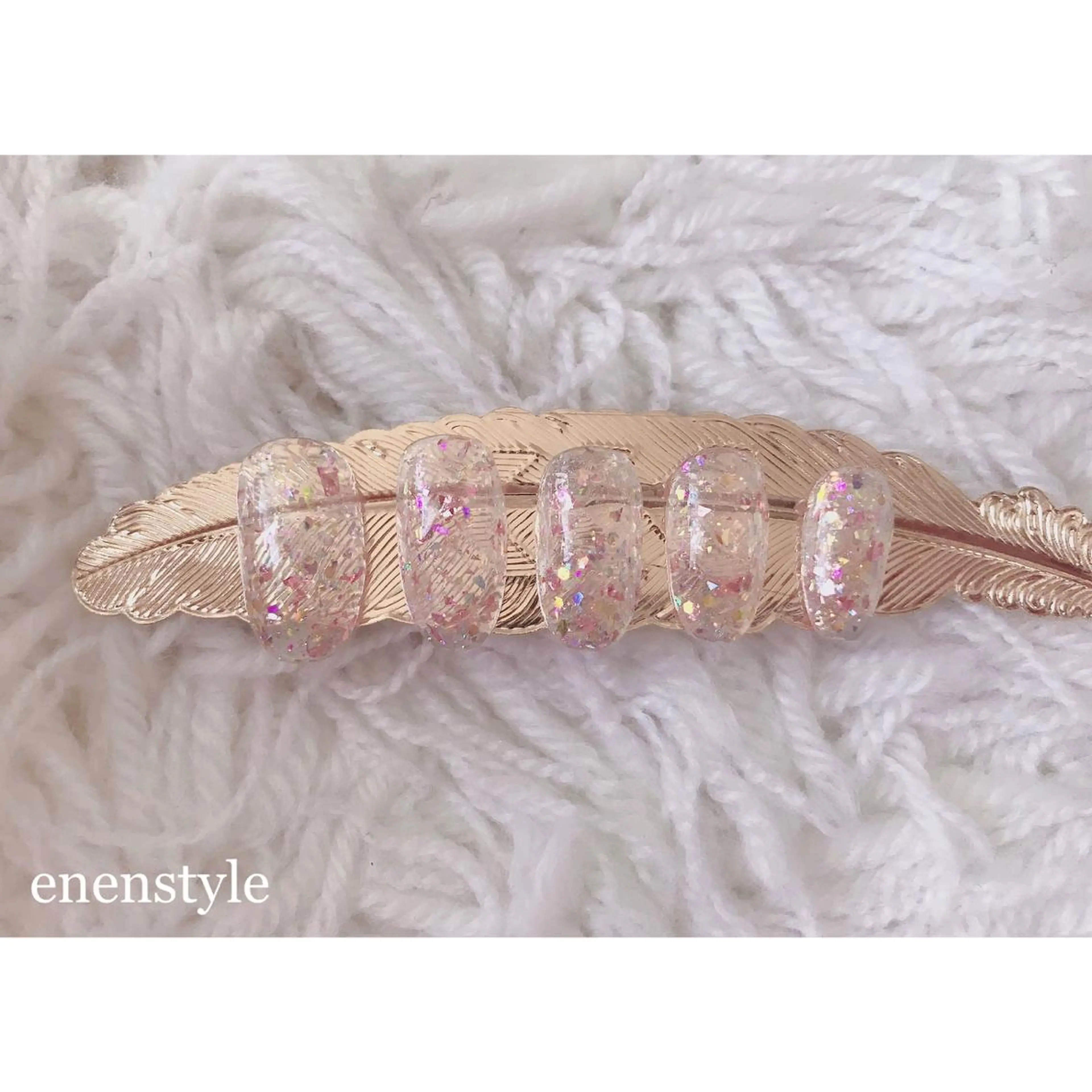 ショート ネイル ラメ(グリッター) ニュアンスネイル ハンドネイル 👑enen style👑のネイルデザイン