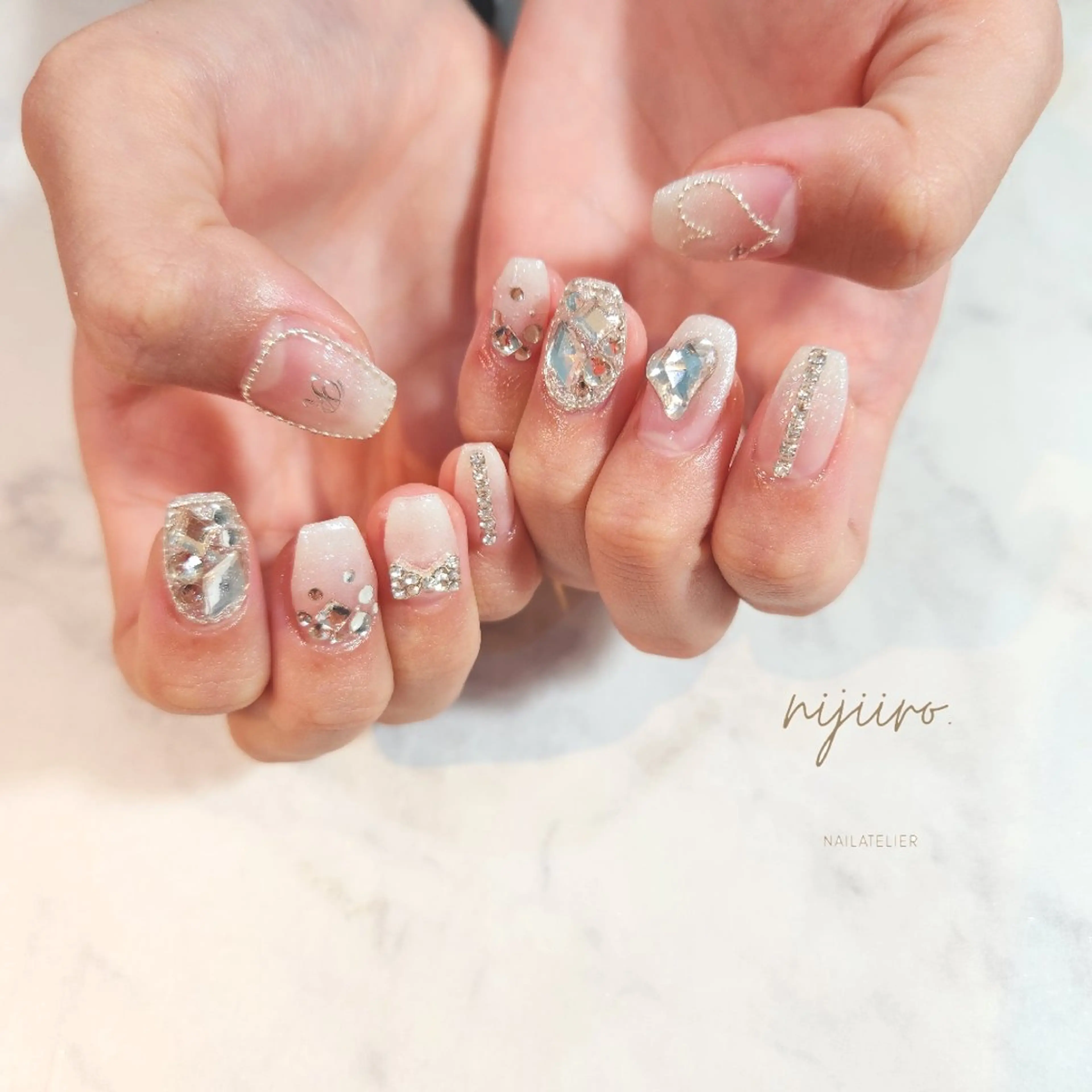 ネイル ハンドネイル nailatelier nijiiro.所属・nijiiro🌈 サトウのネイルデザイン
