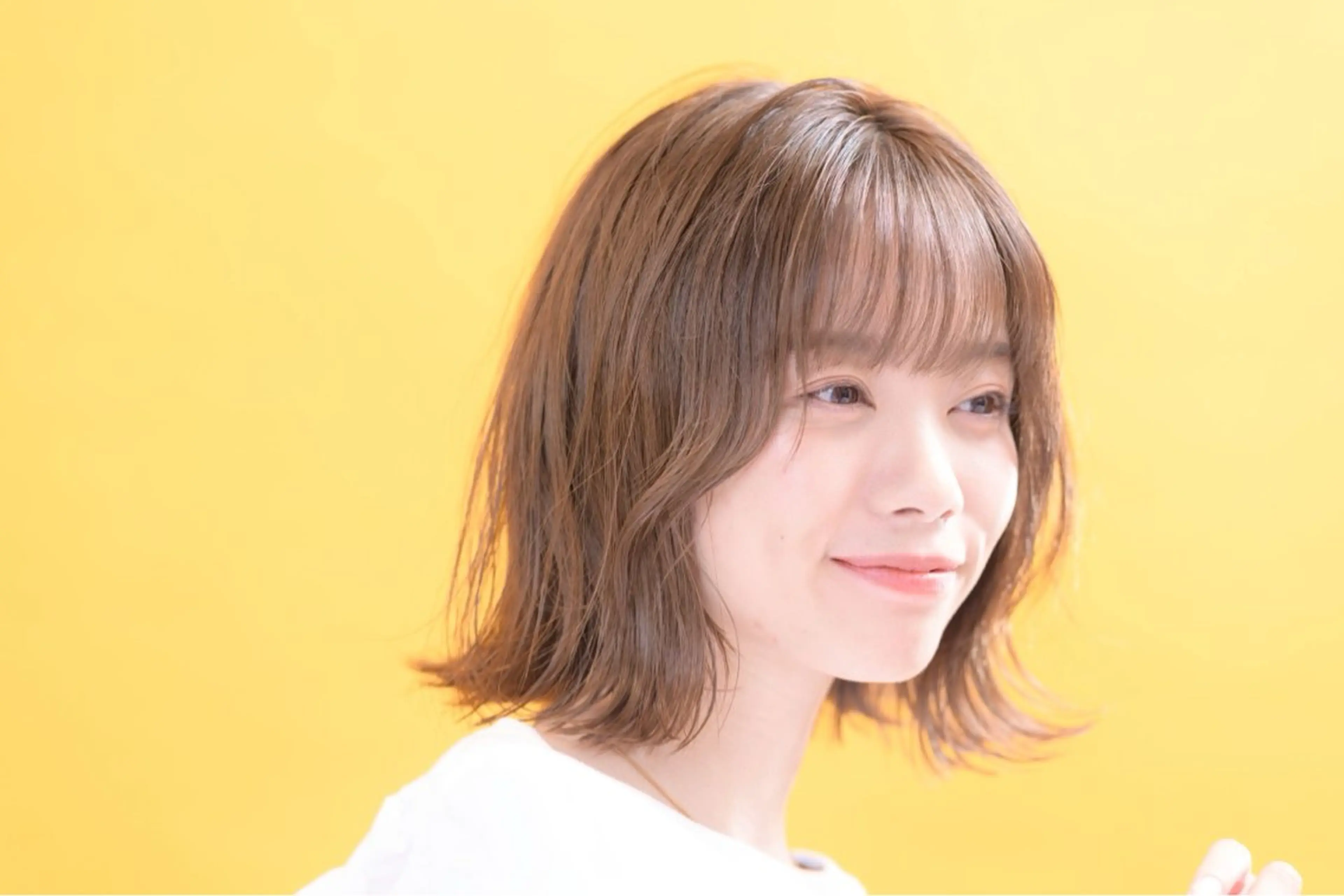 ミディアム カラー パーマ ボブ 外ハネヘア 小林 栞菜のヘアスタイル