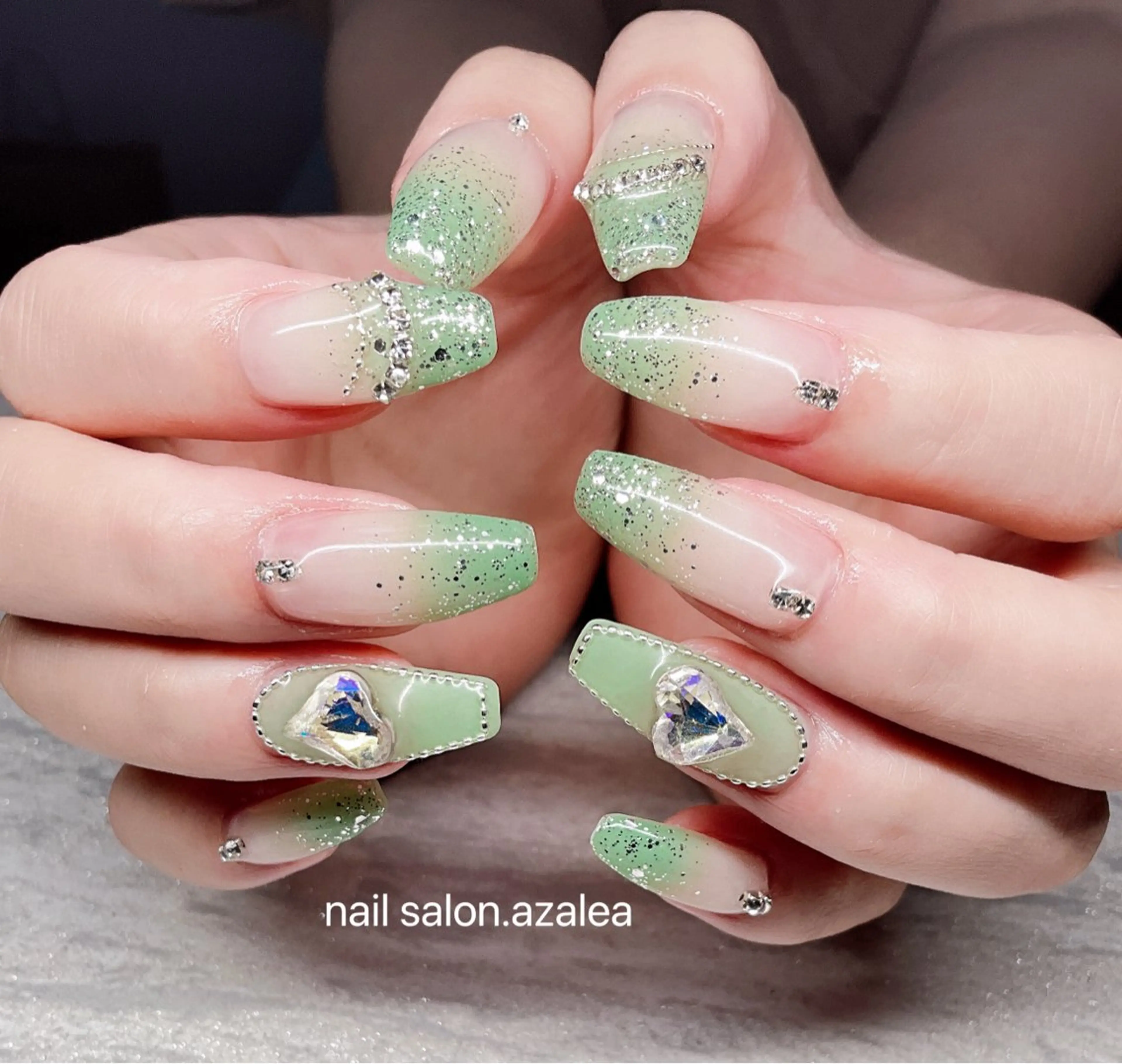 ネイル ハンドネイル R inのネイルデザイン