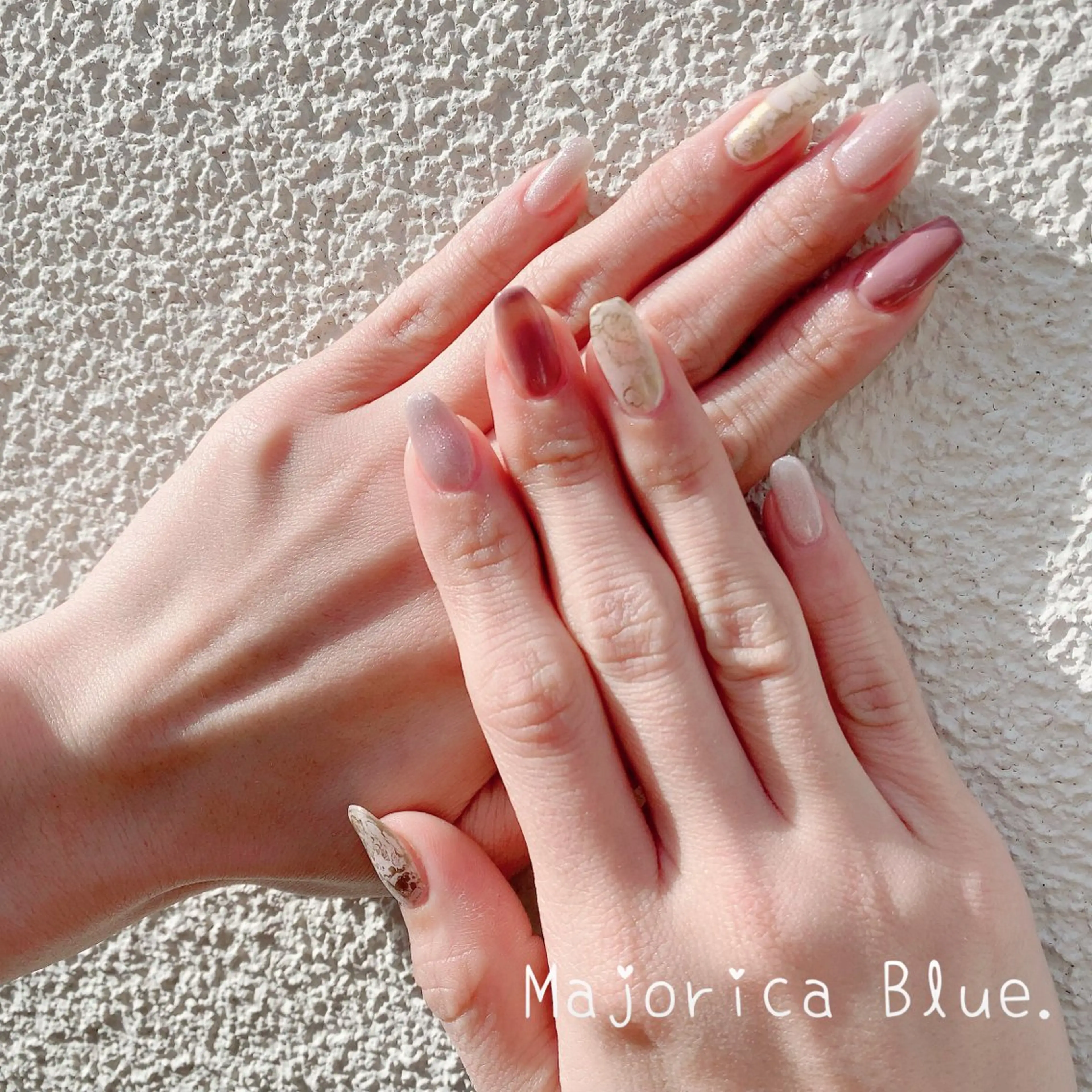 ネイル アートネイル マグネットネイル ニュアンスネイル オフィスネイル マジョリカ ブルーのネイルデザイン