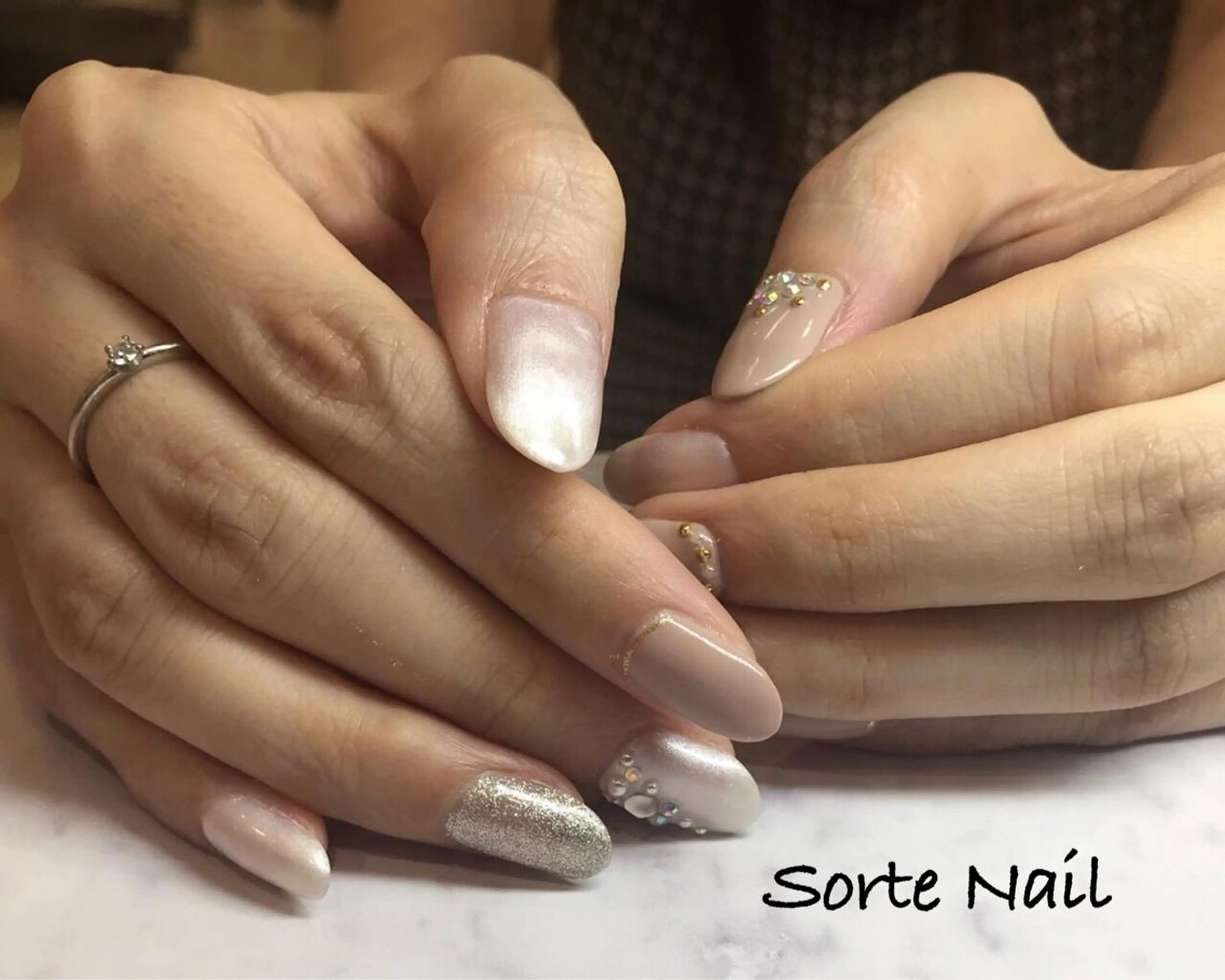 ネイル ストーンネイル ブライダルネイル Kanal Kanaのエステ・リラクイメージ