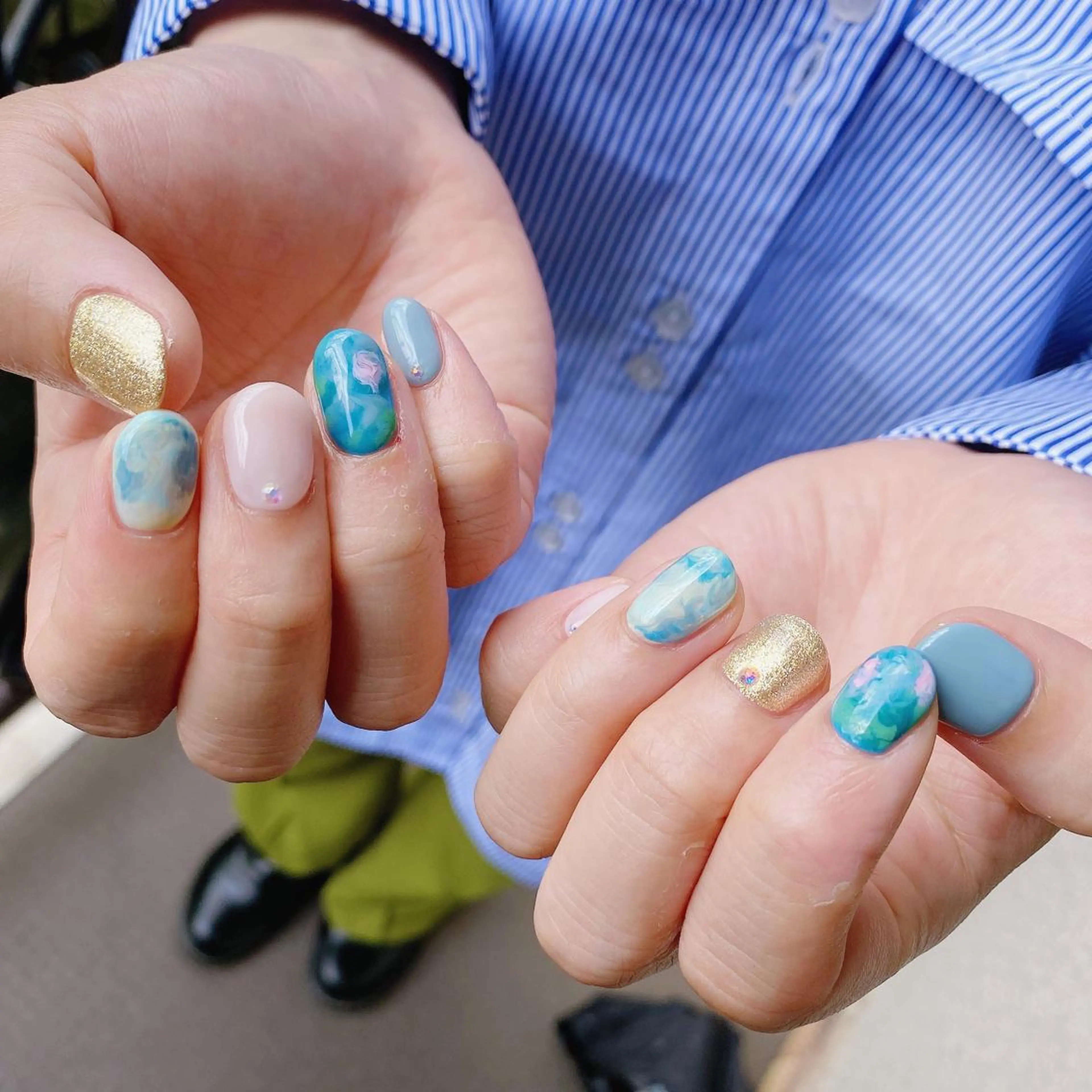 ネイル アートネイル オーロラネイル 大理石ネイル(マーブル) ニュアンスネイル ワンカラーネイル To Me Nail所属・🩵 mei🩵のネイルデザイン