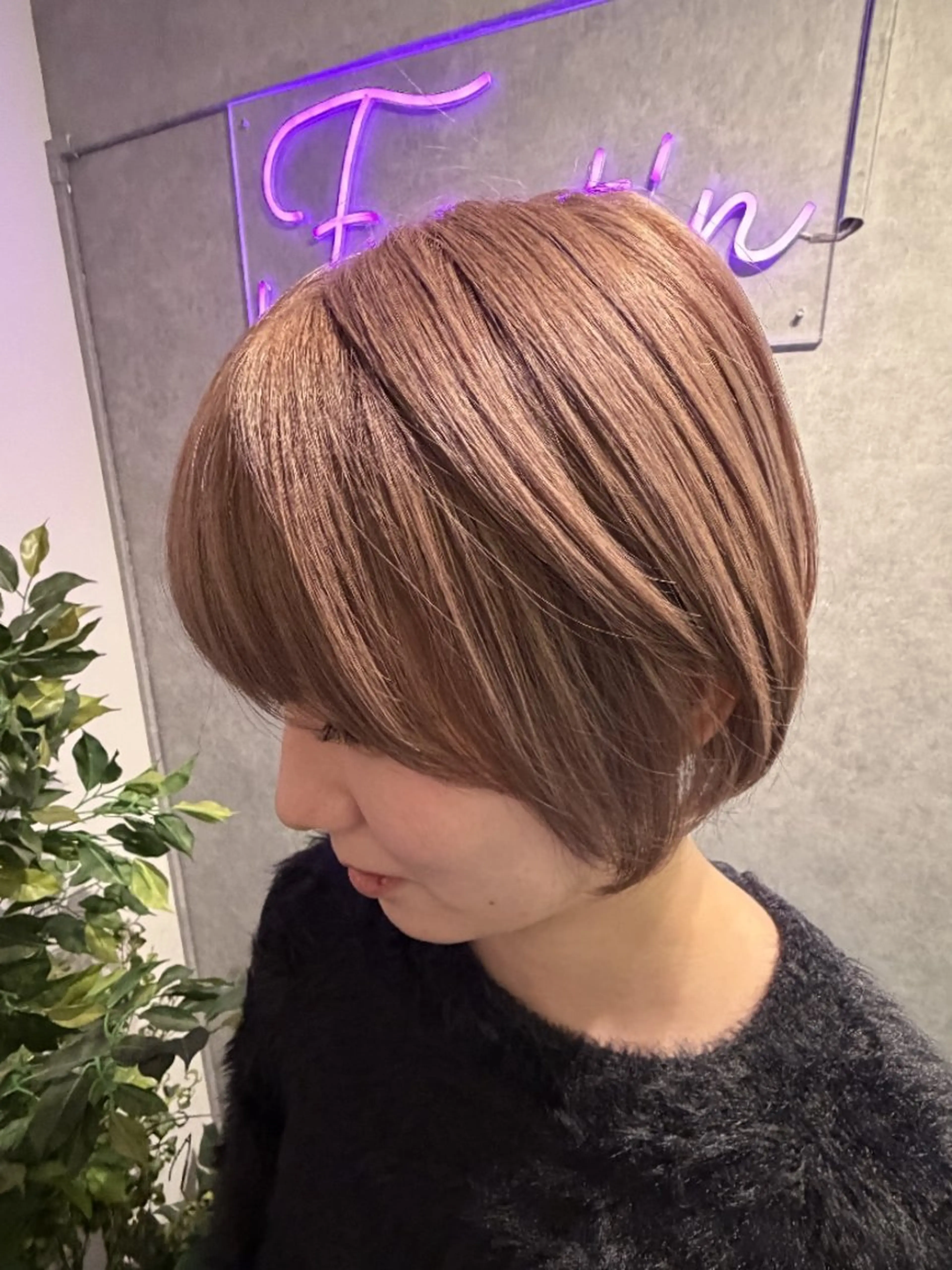 ショート FURSTIN所属・ニシヤマ カラーリストのヘアスタイル