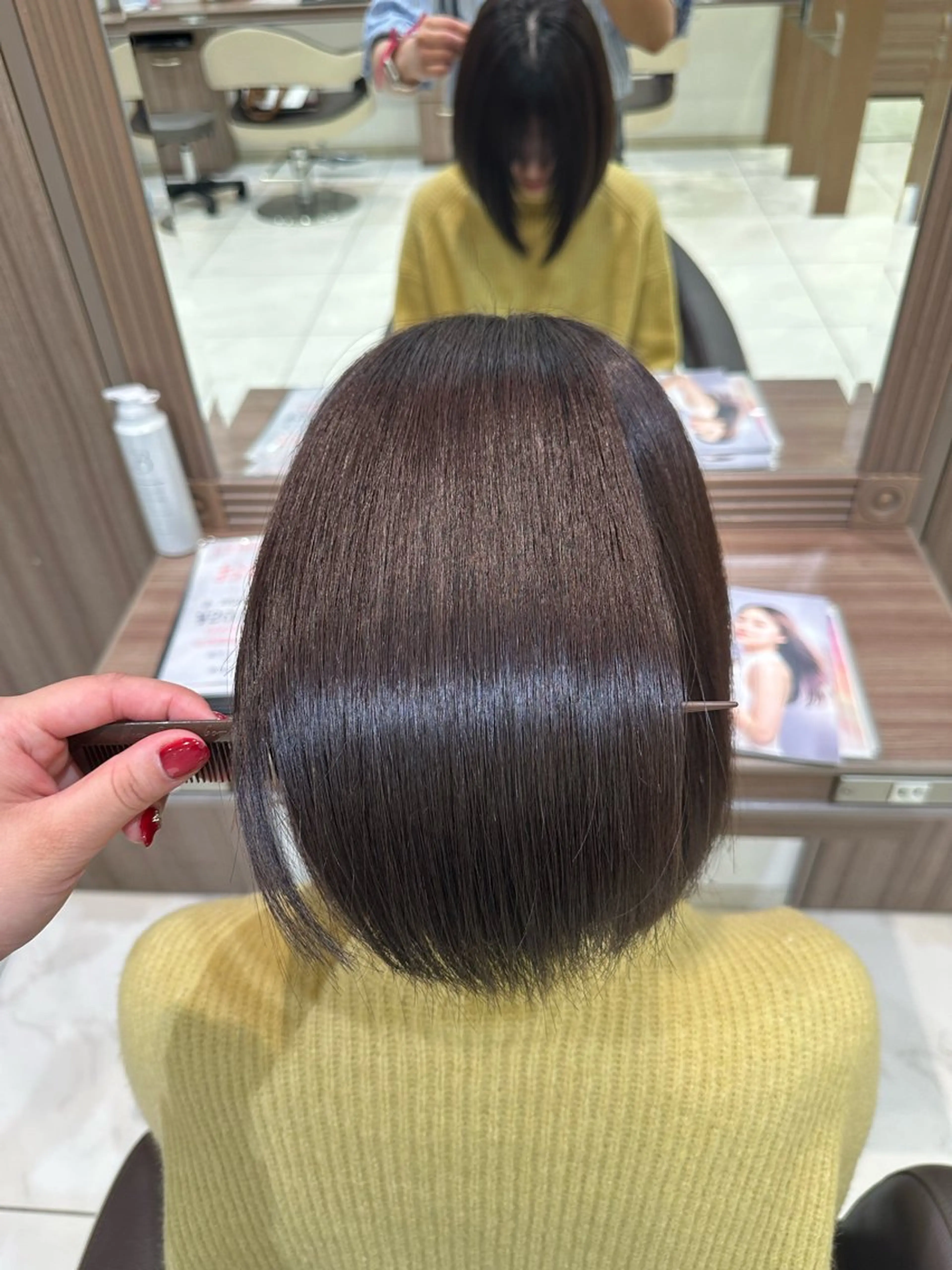 ミディアム カラー 冨樫 沙良のヘアスタイル