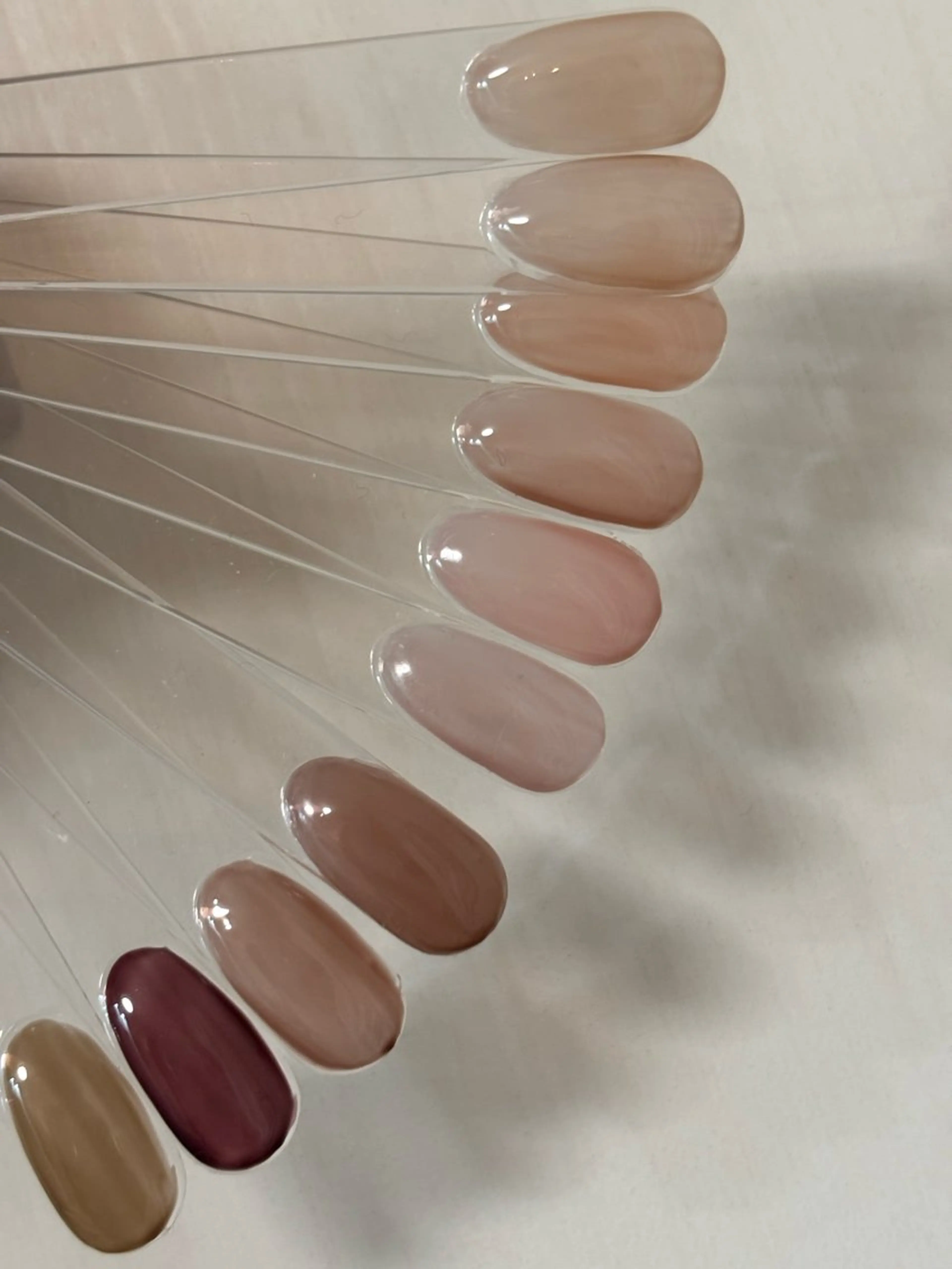 ネイル une／YUKINA 🫧大人nuanceのネイルデザイン