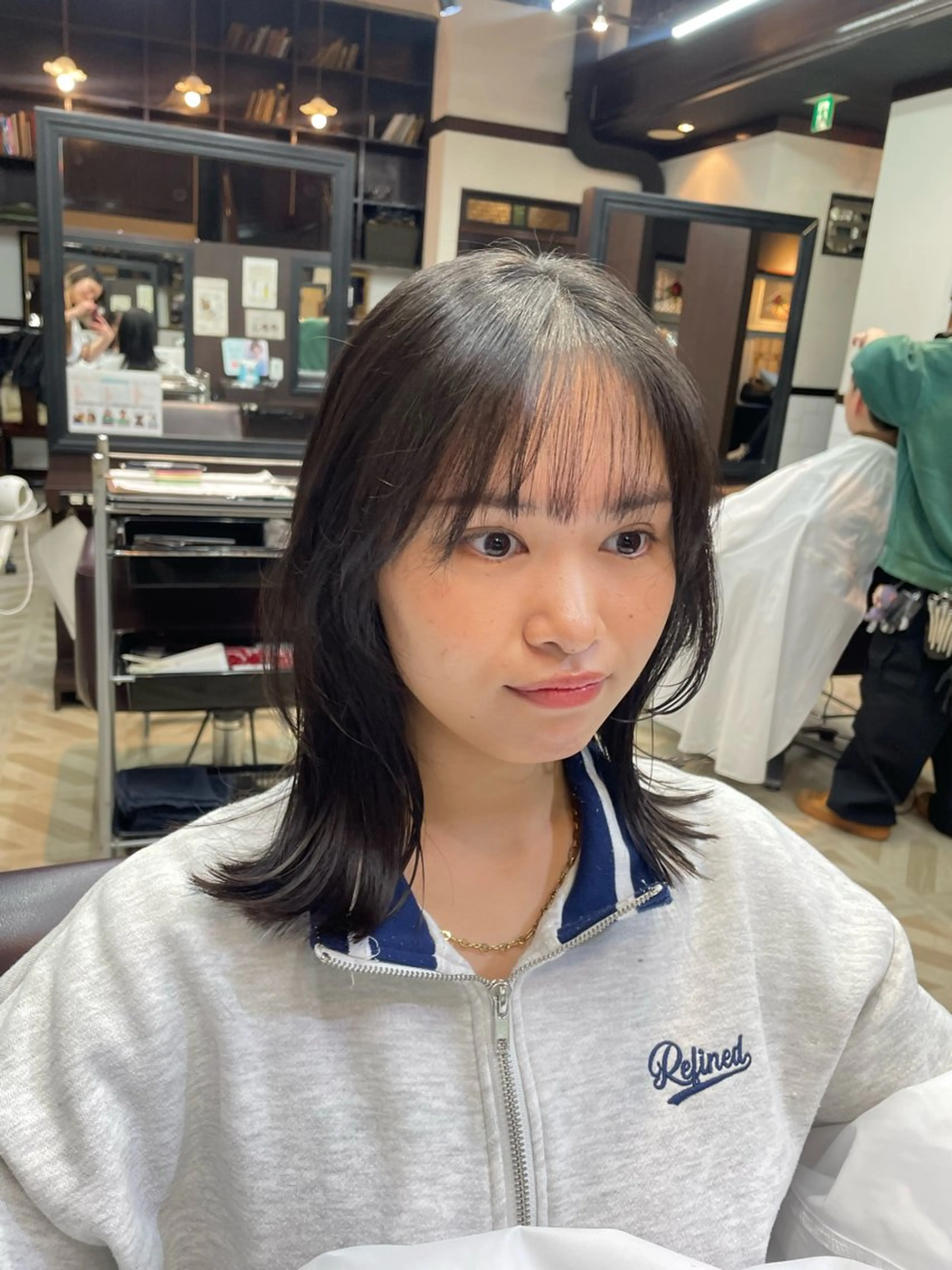 ミディアム くびれヘア 顔まわりレイヤー 顔周りカット くびれレイヤー レイヤーカット 安藤萌栞 ／カットモデル募集のヘアスタイル