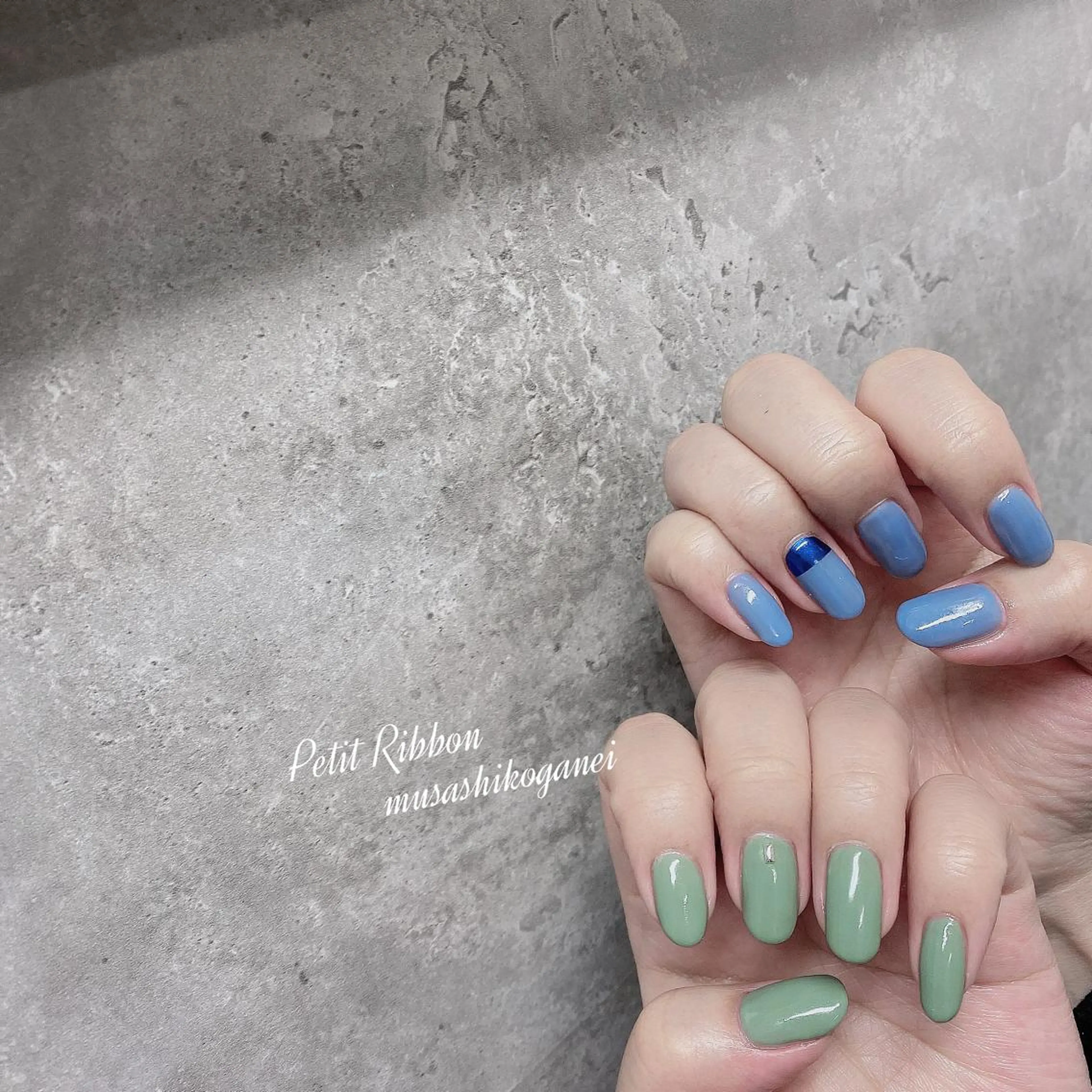 ネイル ミラーネイル ネイルPetit Ribbonのネイルデザイン