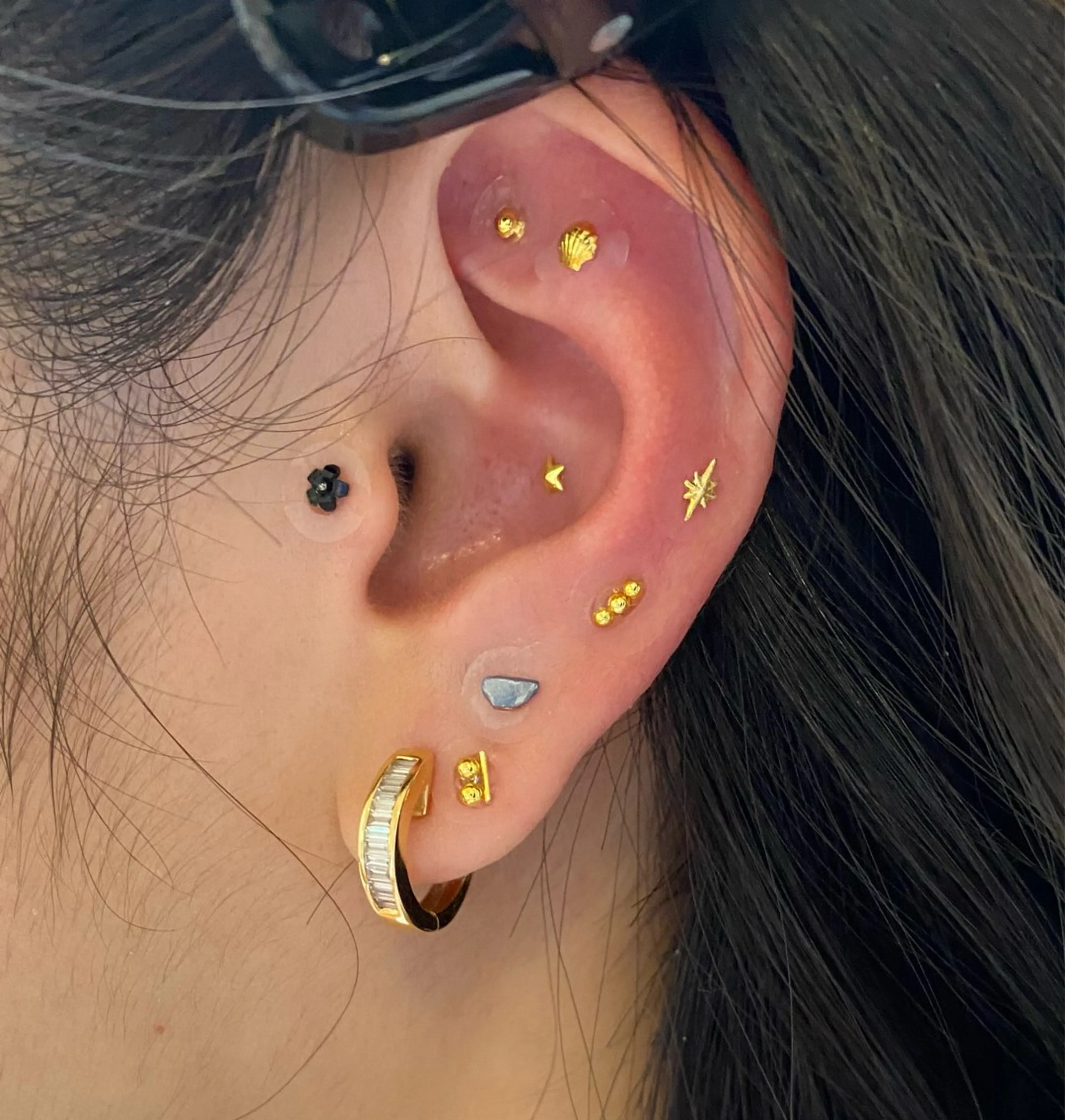 アイブロウスタイリング＆耳ツボジュエリーの写真