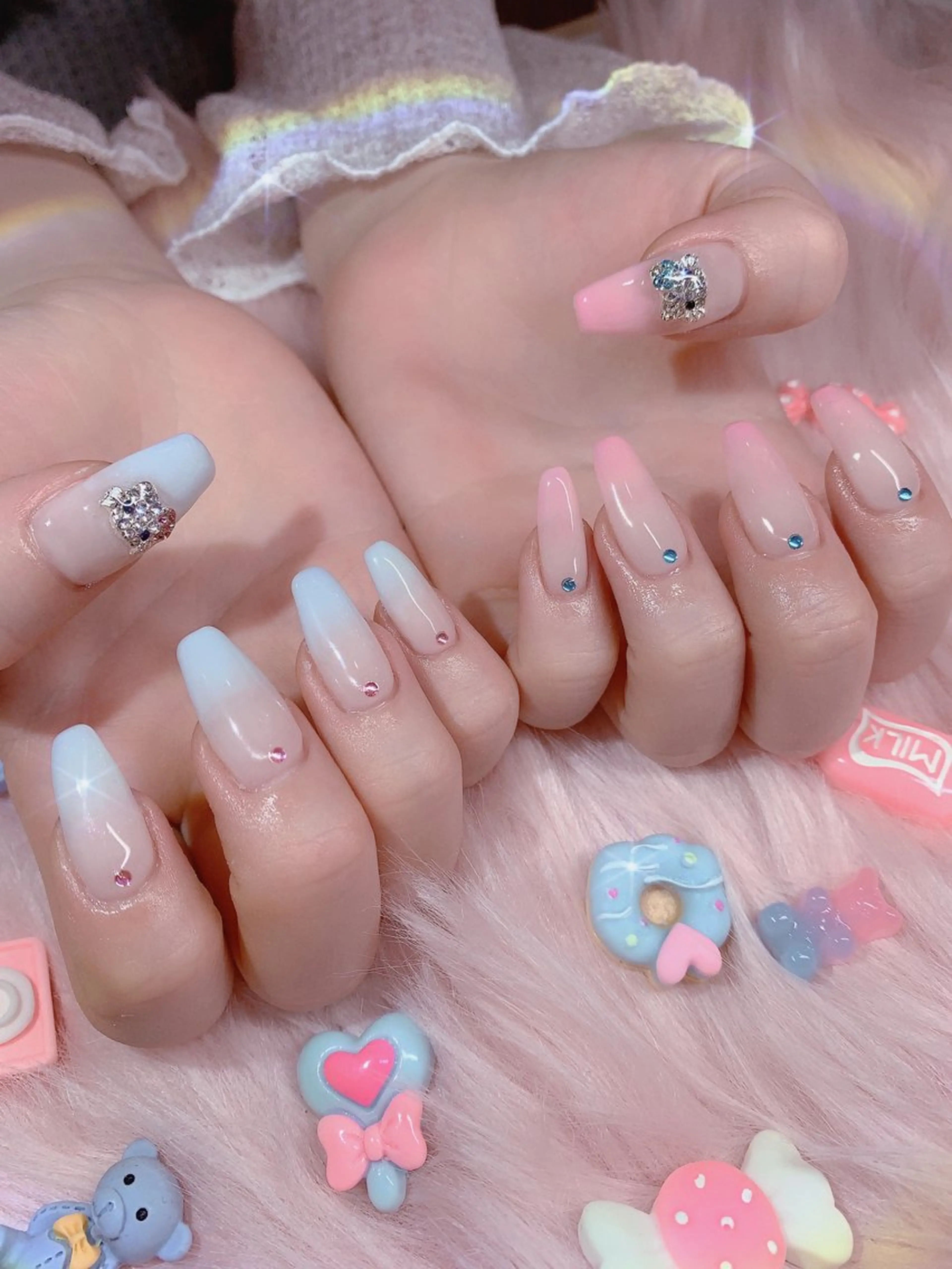 ネイル アートネイル グラデーション キラキラネイル 韓国ネイル ロングネイル シェアサロンLei.g(レイジー)所属・3Dアートネイル💗 都築レナのネイルデザイン