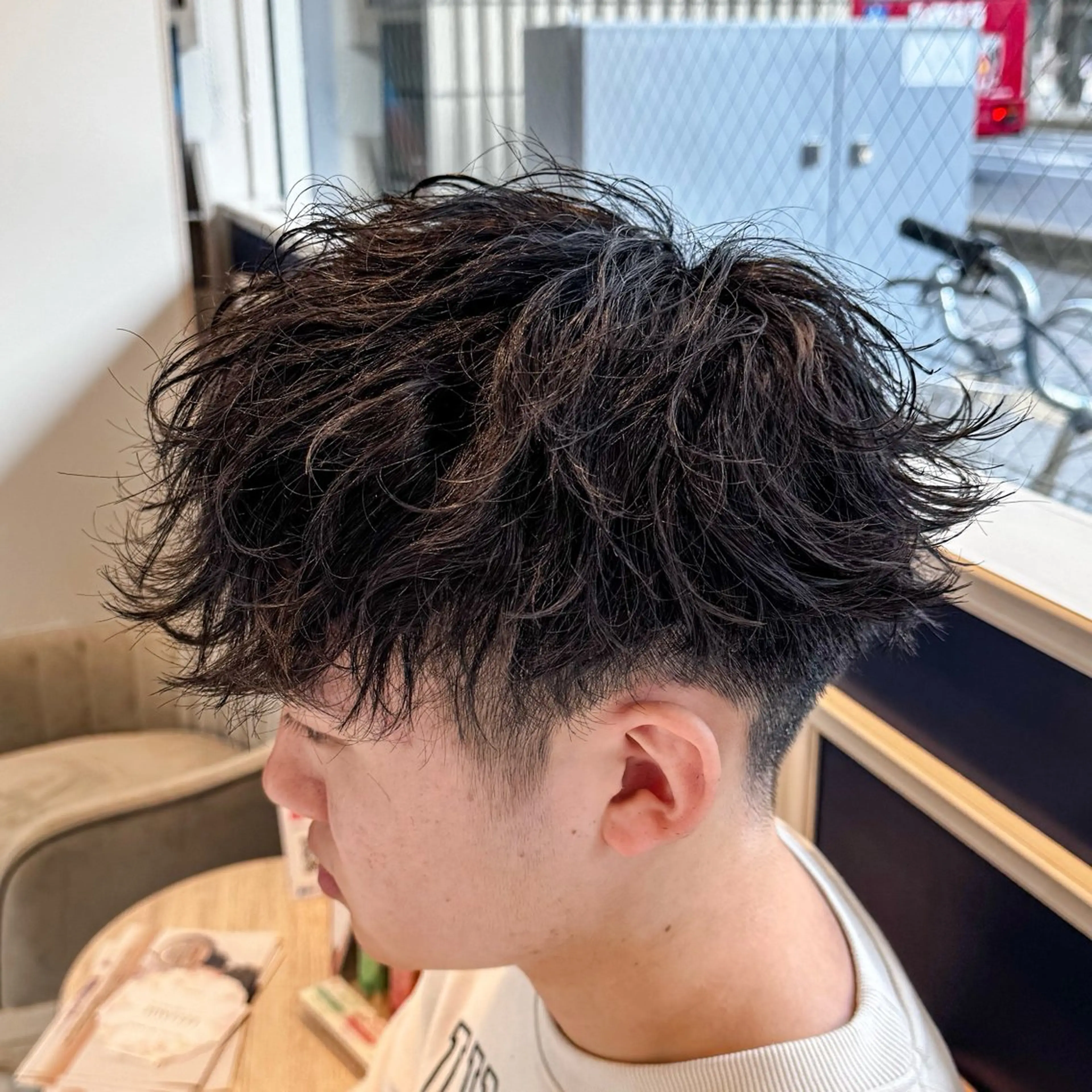 ショート パーマ メンズ メンズパーマ 波巻きパーマ 吉田 新平のヘアスタイル