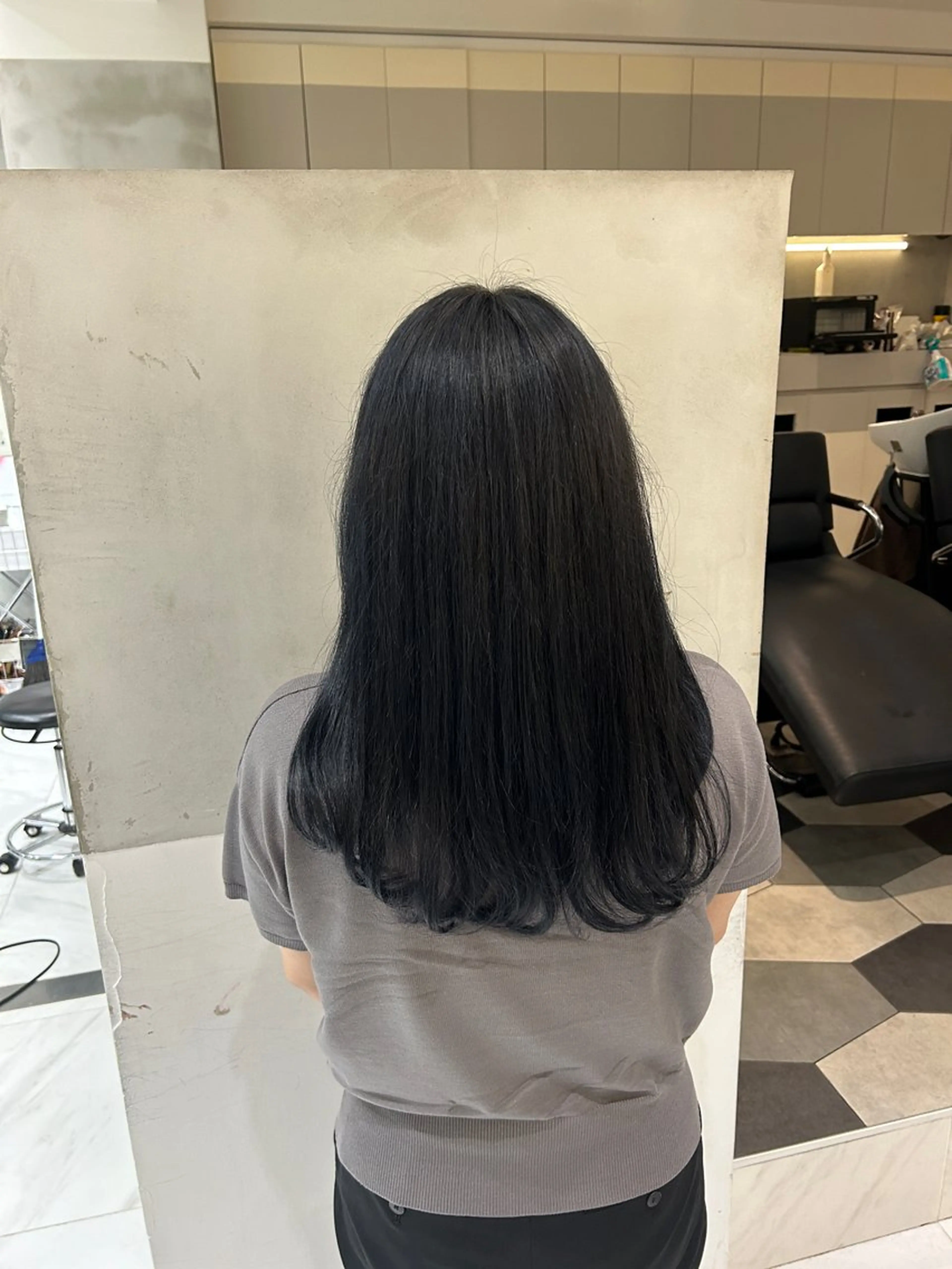 セミロング ⠀アヤラ 🩶レイヤーカットのヘアスタイル