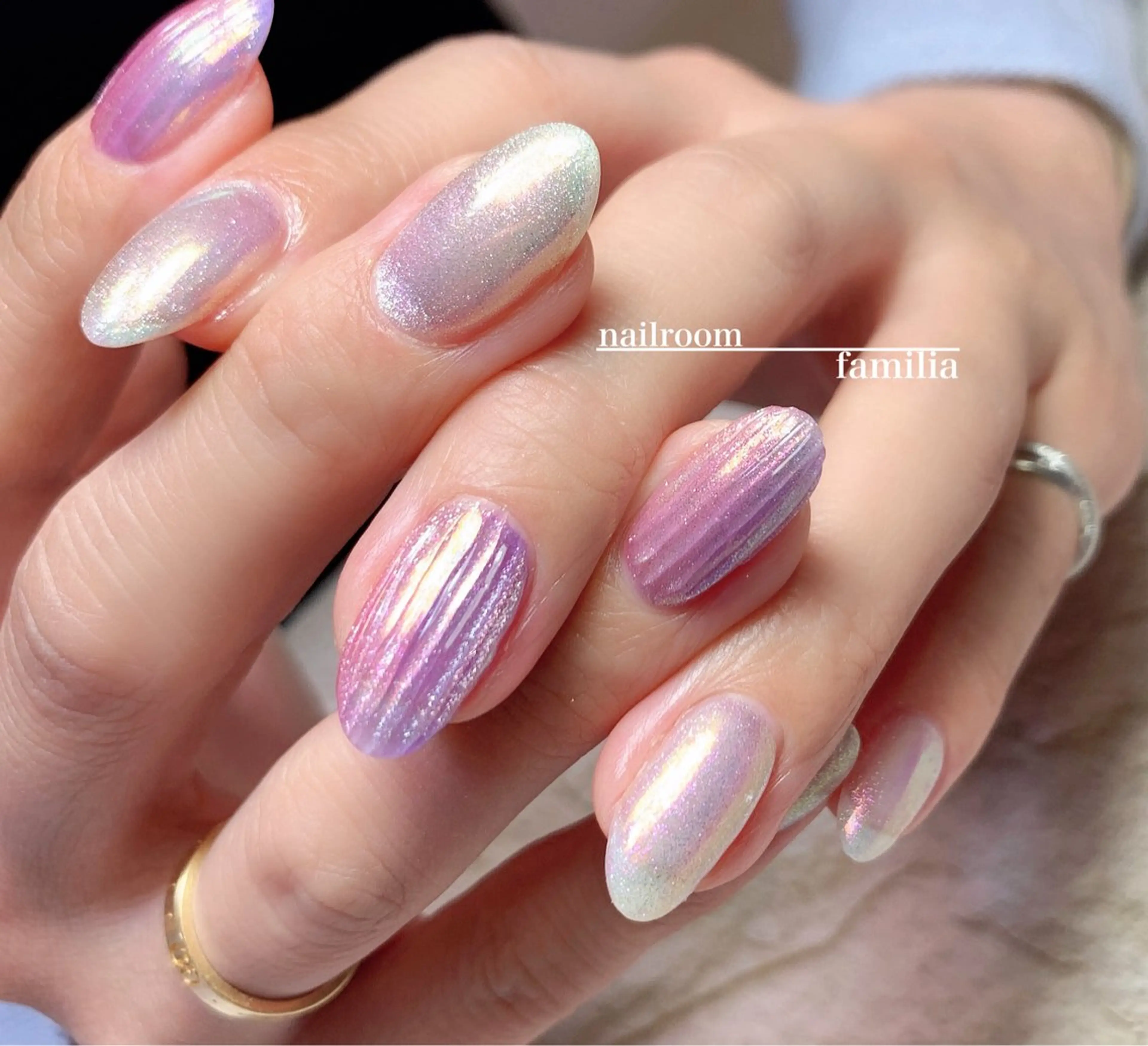 ネイル オーロラネイル マグネットネイル ハンドネイル -nailroom- familiaのネイルデザイン