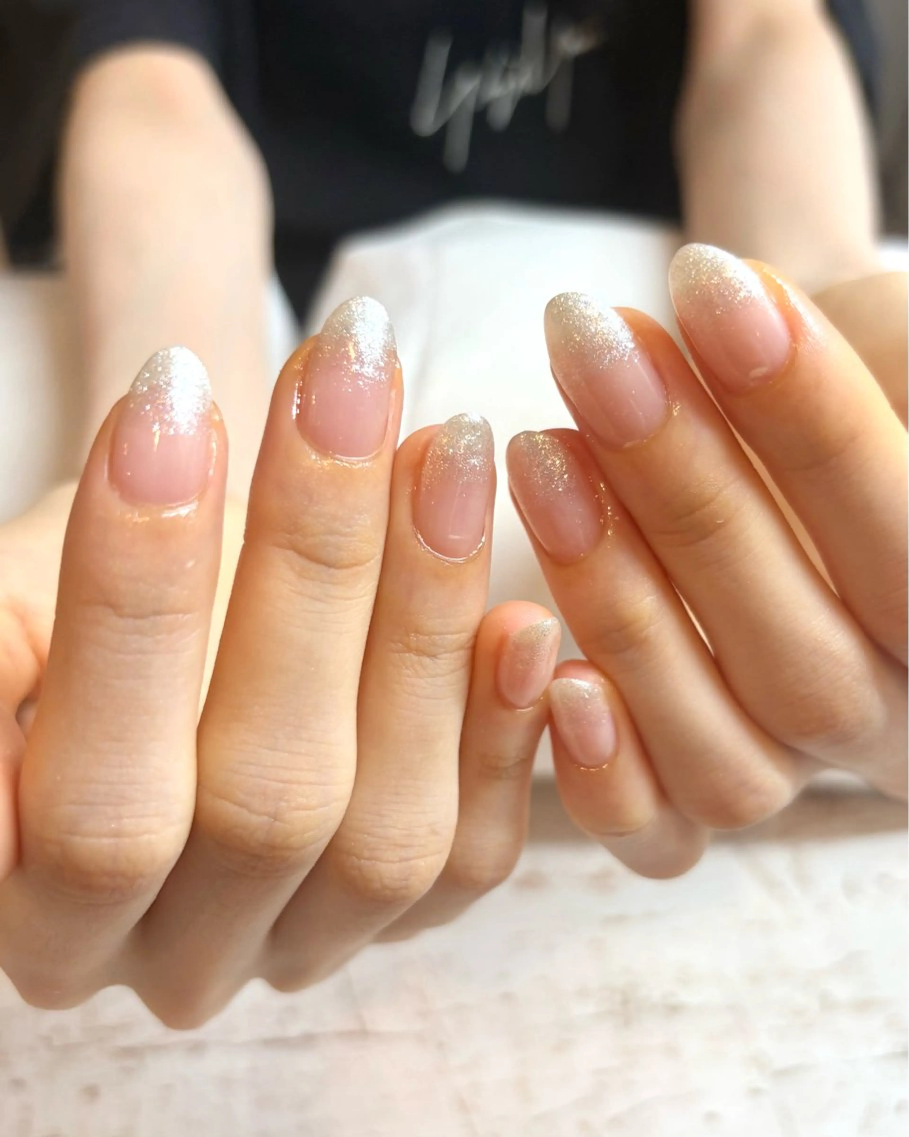 ネイル ラメ(グリッター) ラメグラデーション 人見 菜巴（ネイリスト）のネイルデザイン