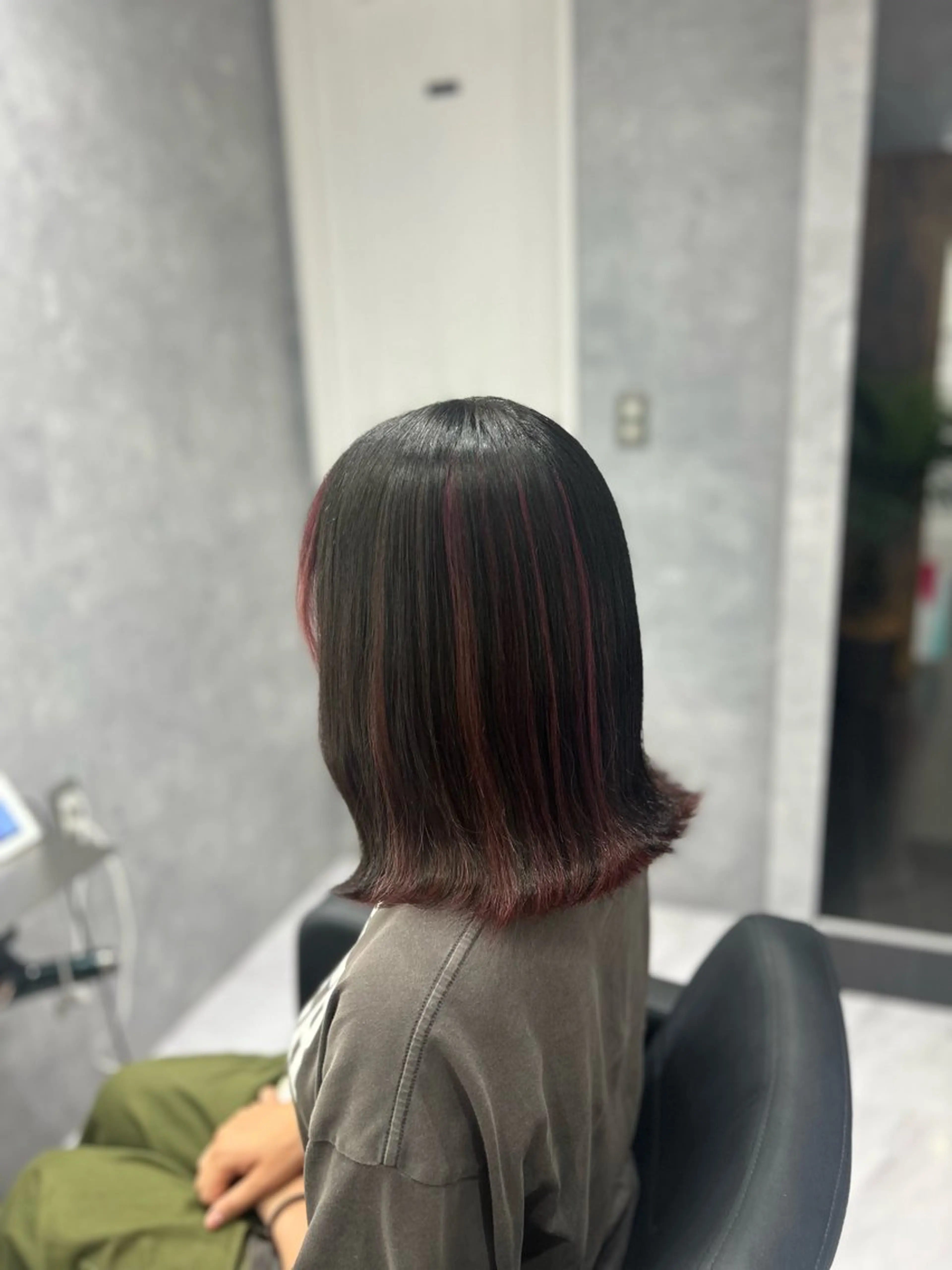 ミディアム パープルカラー CS made by SHACHU 栄所属・森下 ゆきなのヘアスタイル