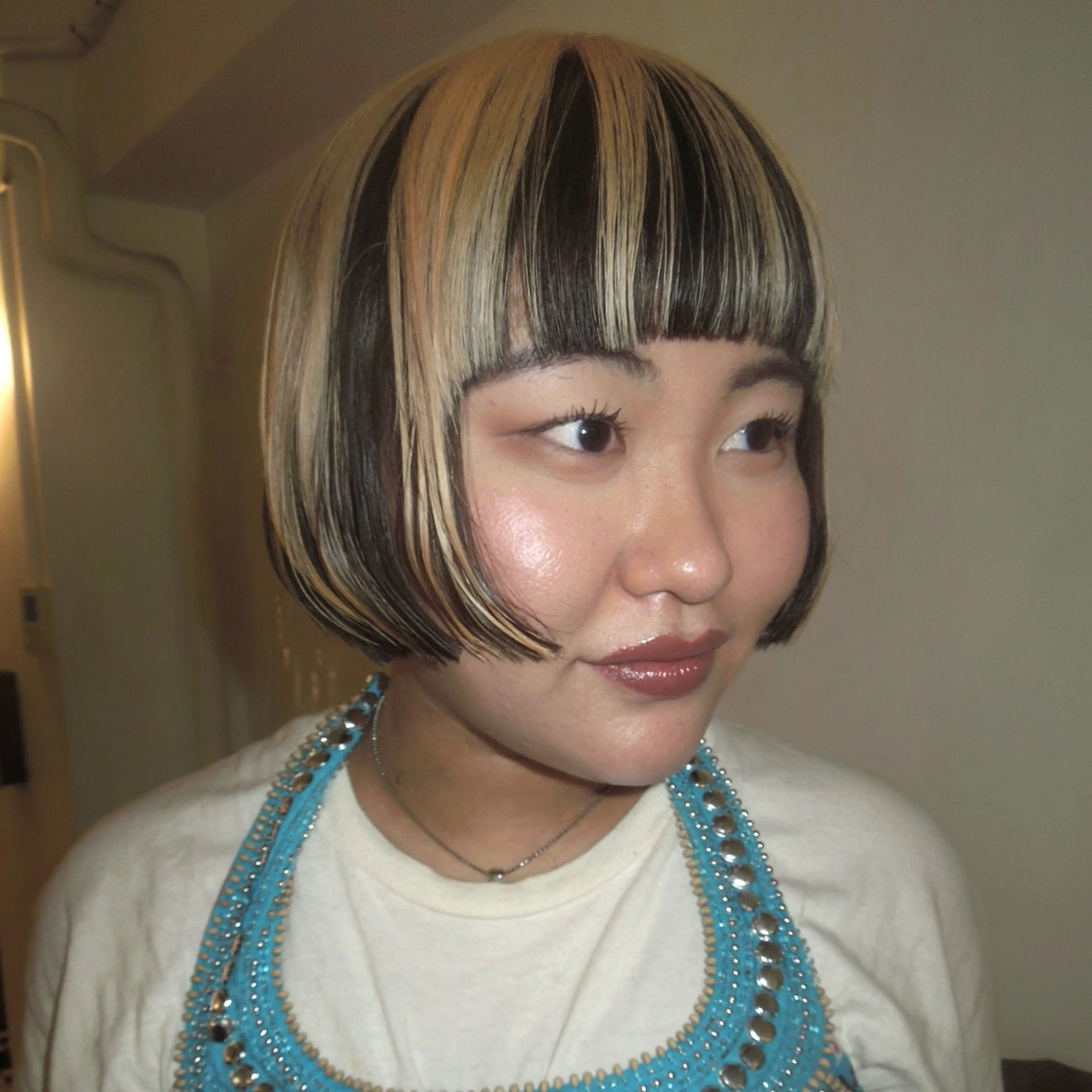 セミロング カラー ブリーチ デザインカラー ワイドバング ヘアカラー トリートメント タマキ/似合わせ カット/Wカラーのヘアスタイル