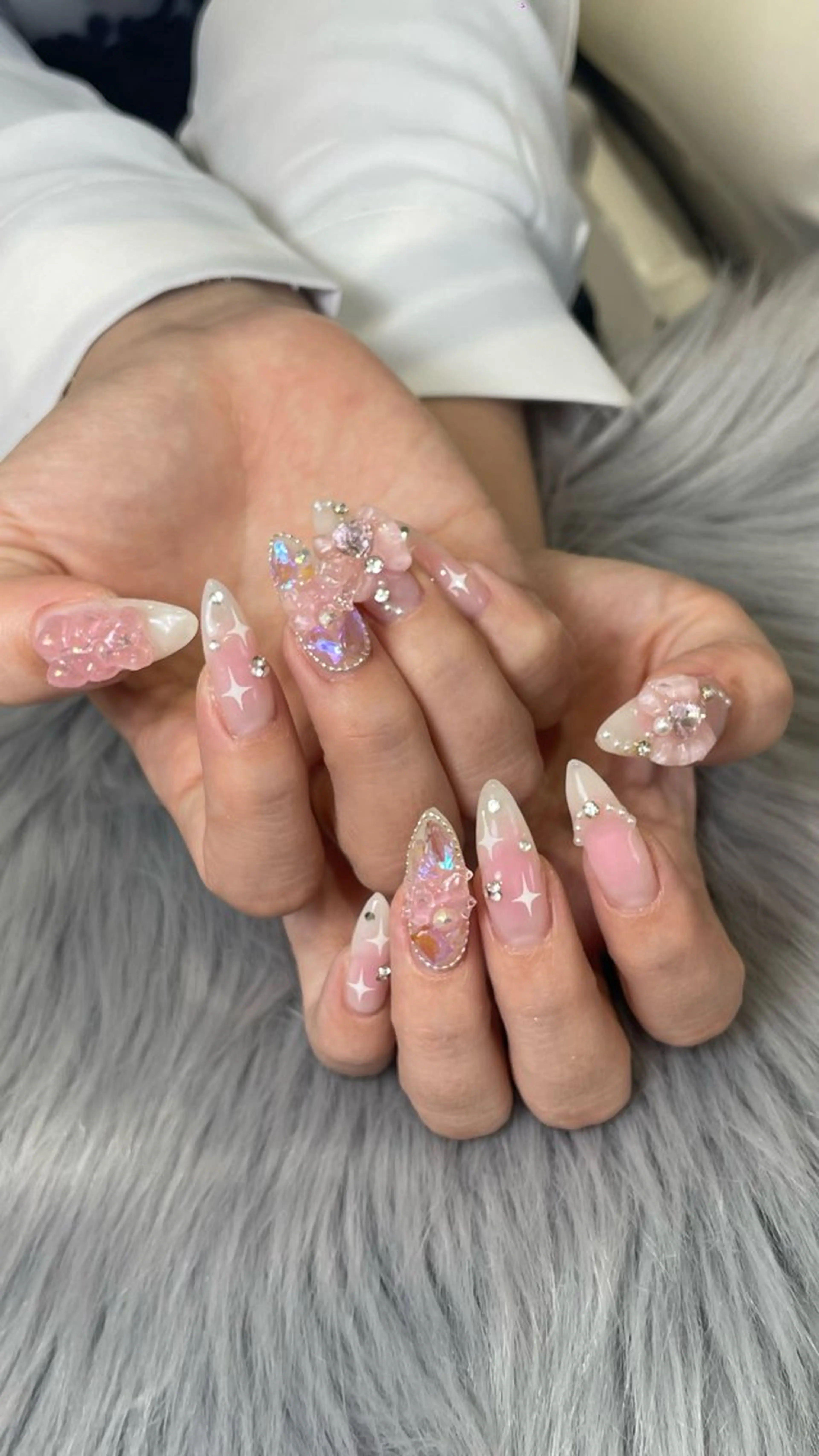 ネイル ラメ(グリッター) RICO NAIL所属・RICO Nail パーツつけ放題🌈のネイルデザイン
