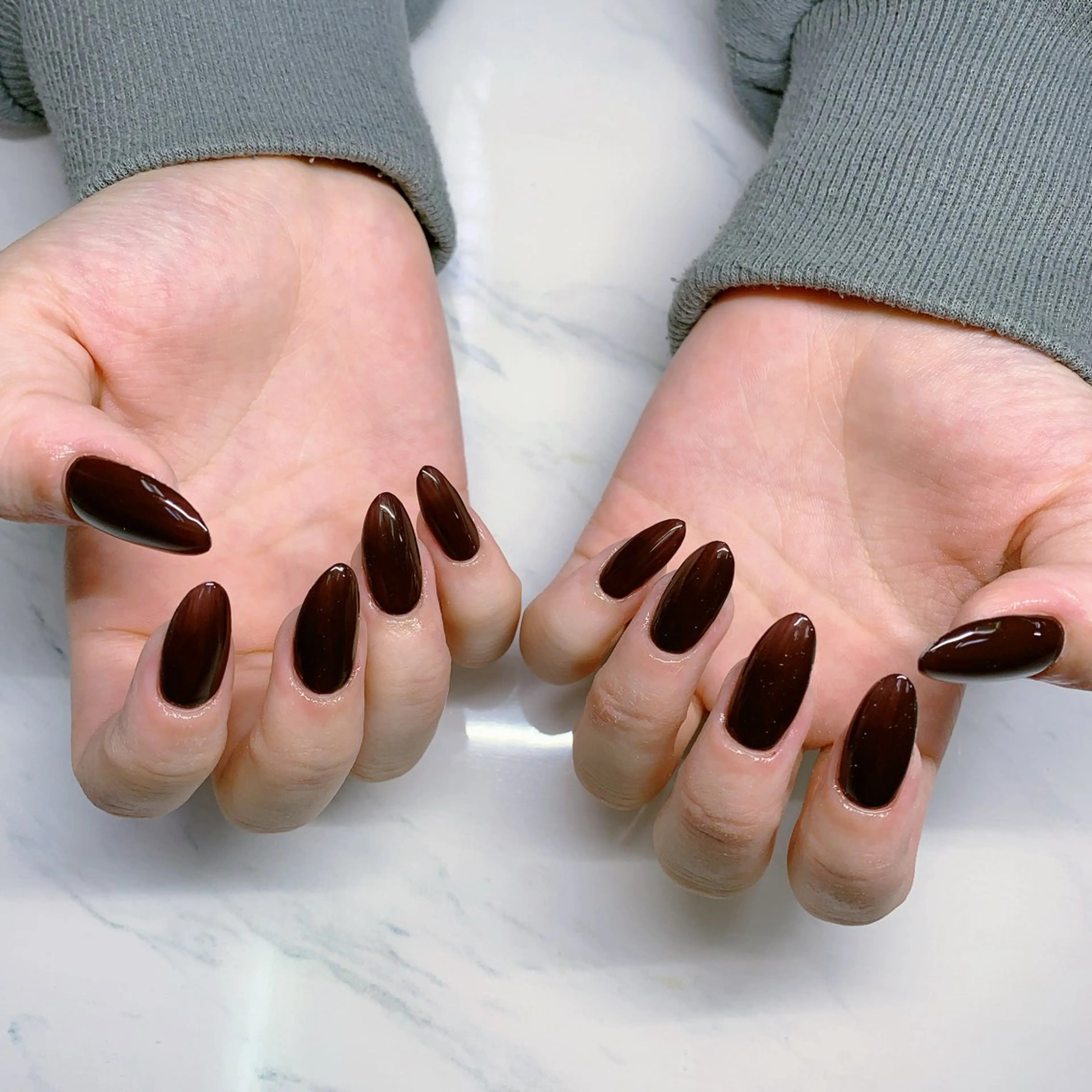 ネイル オーロラネイル 長さ出し フットネイル ジェルネイル キラキラネイル インフィニティ ネイルサロンのネイルデザイン