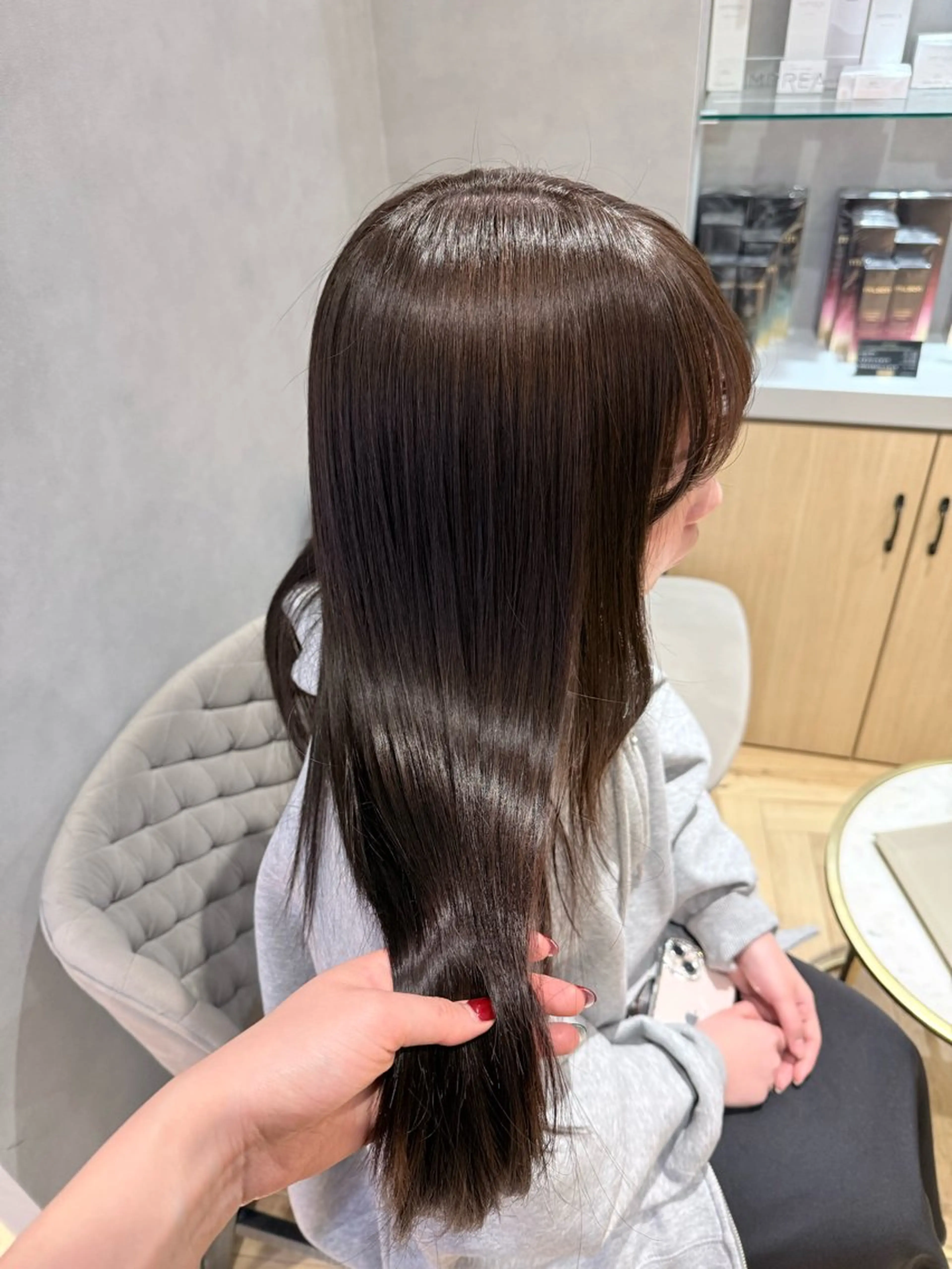 ロング ヘアカラー 坂本 采音のヘアスタイル