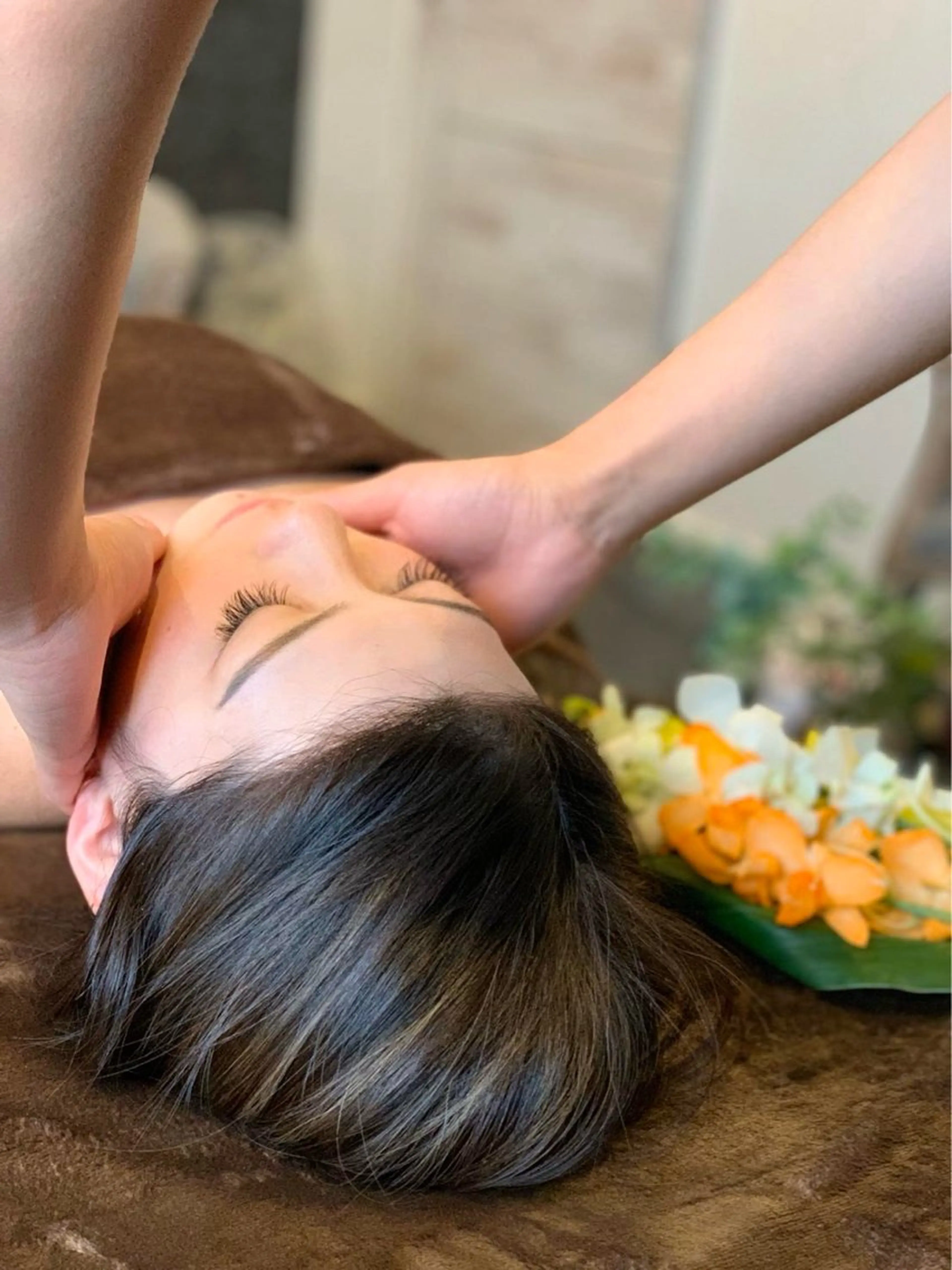 【フェイシャル&ボディ】バザルトストーントリートメント&高品質アロマで自律神経を整え、お身体の凝りは深部からアプローチの写真