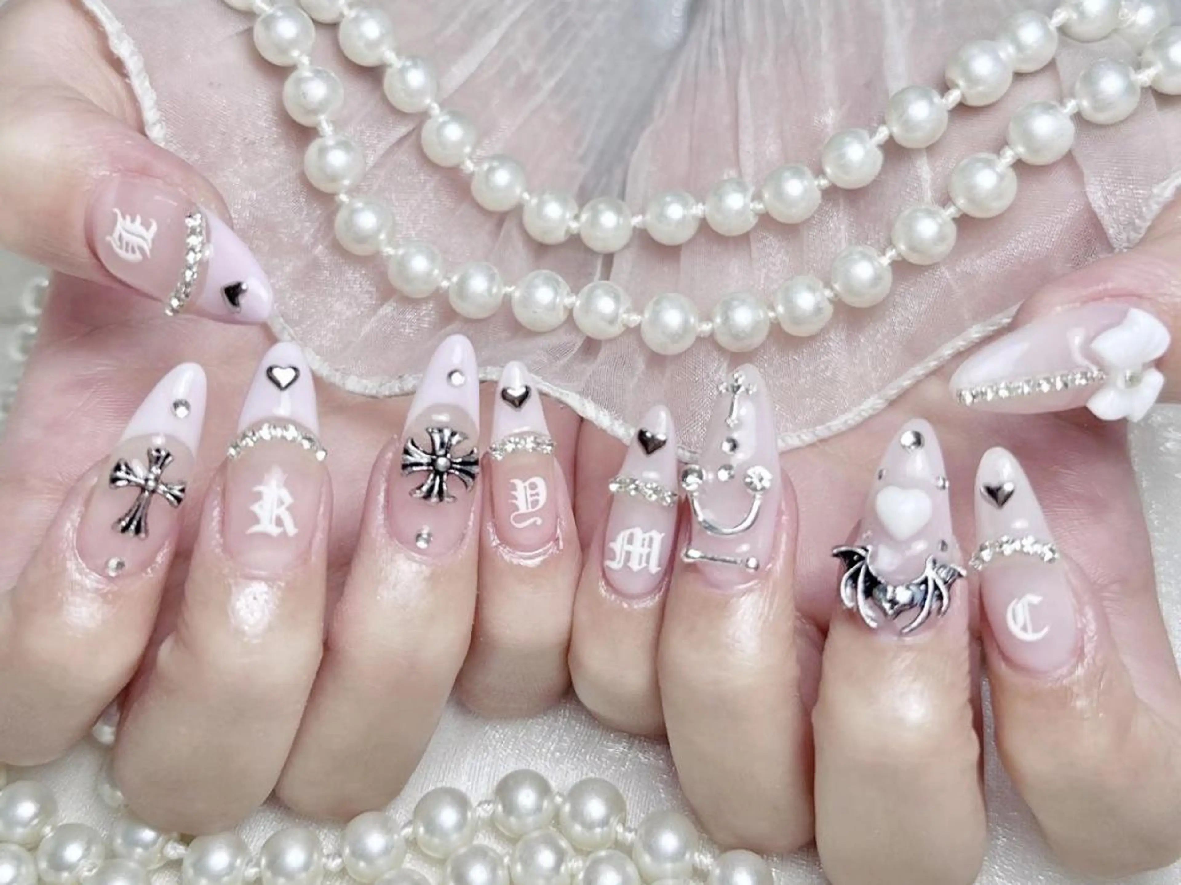 ネイル Hanya 🌈のネイルデザイン