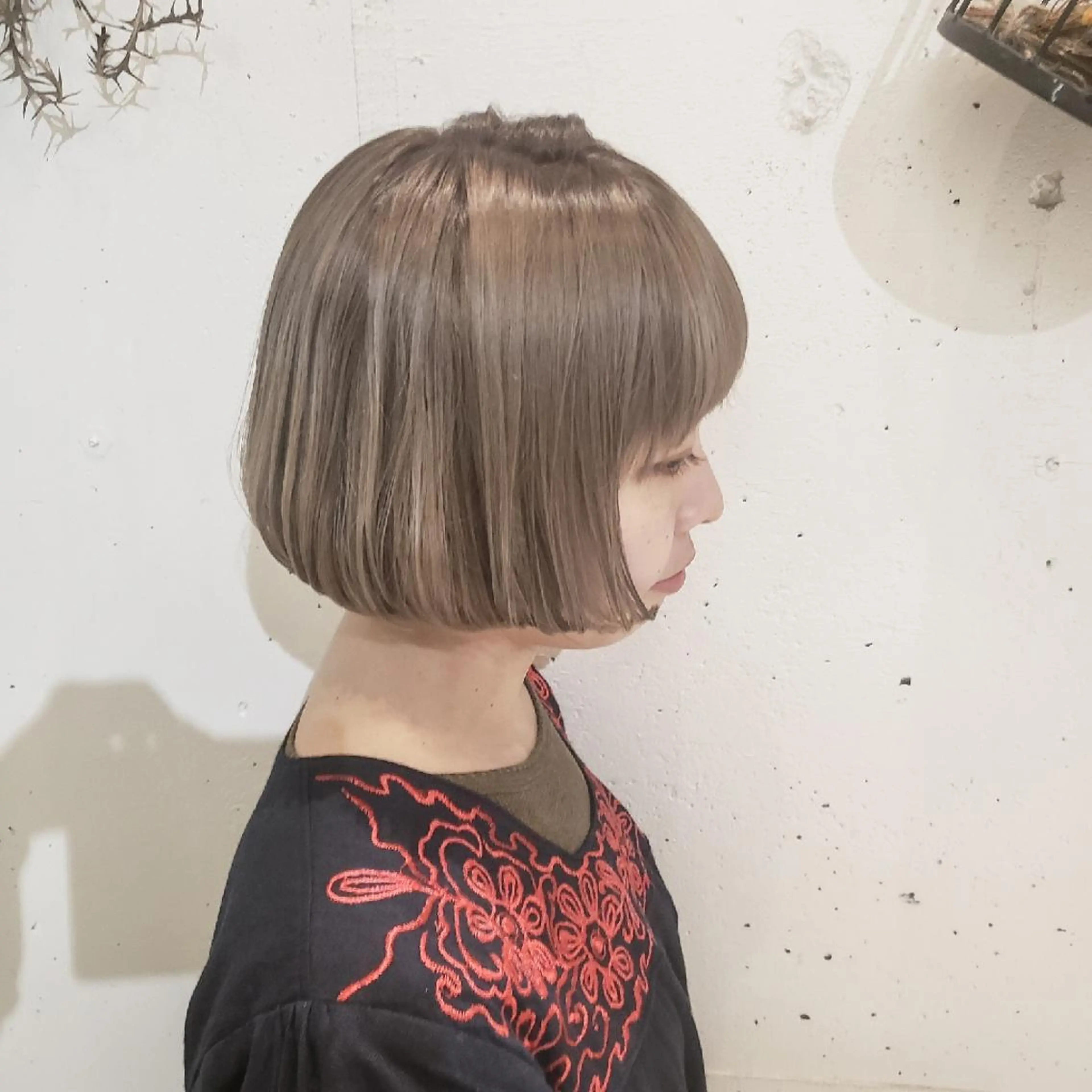 ショート ヘアカラー 尾野 恭平のヘアスタイル