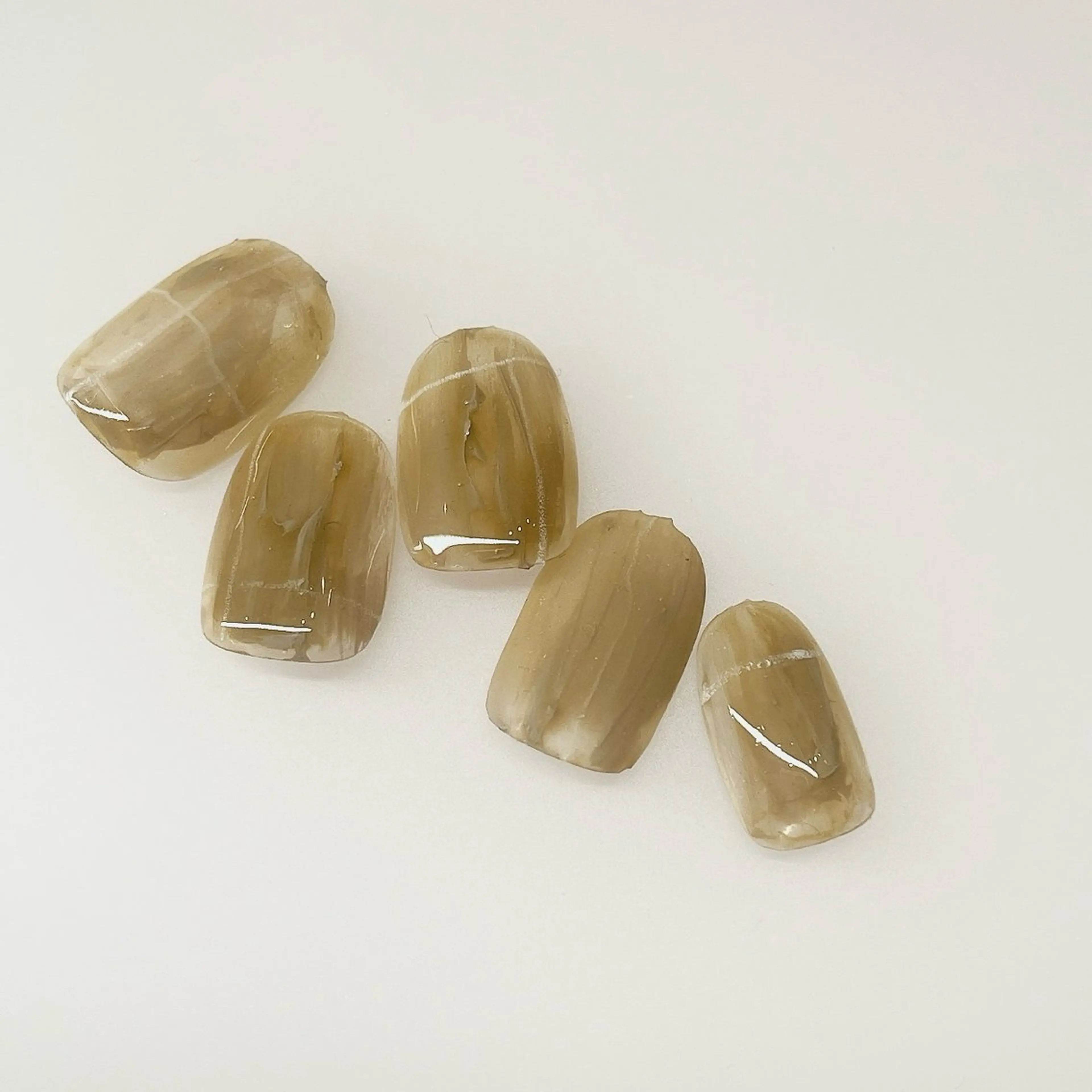 ネイル アートネイル 長さ出し ハンドネイル A85G ayakoのネイルデザイン