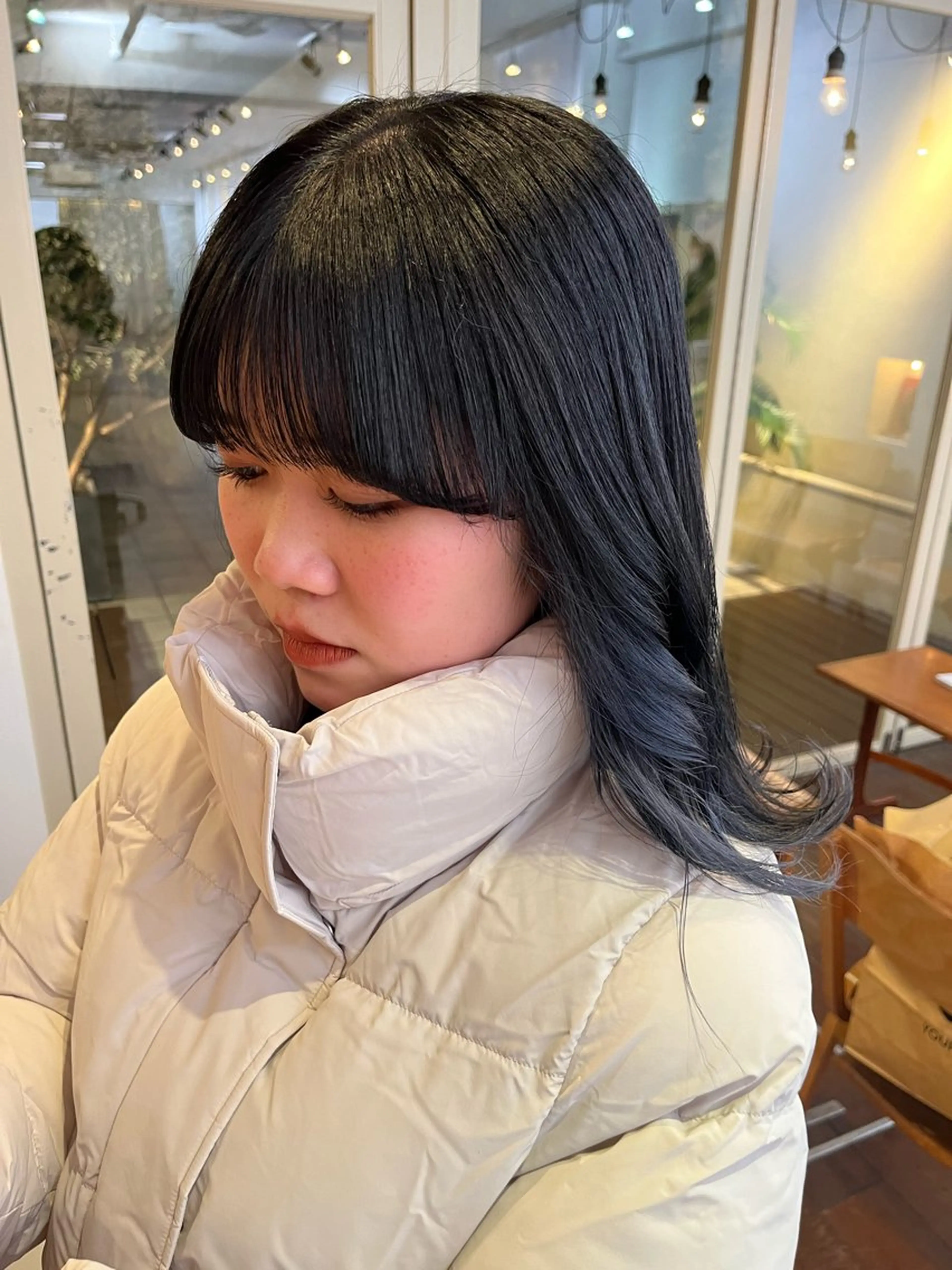 セミロング カラー くいた あやなのヘアスタイル