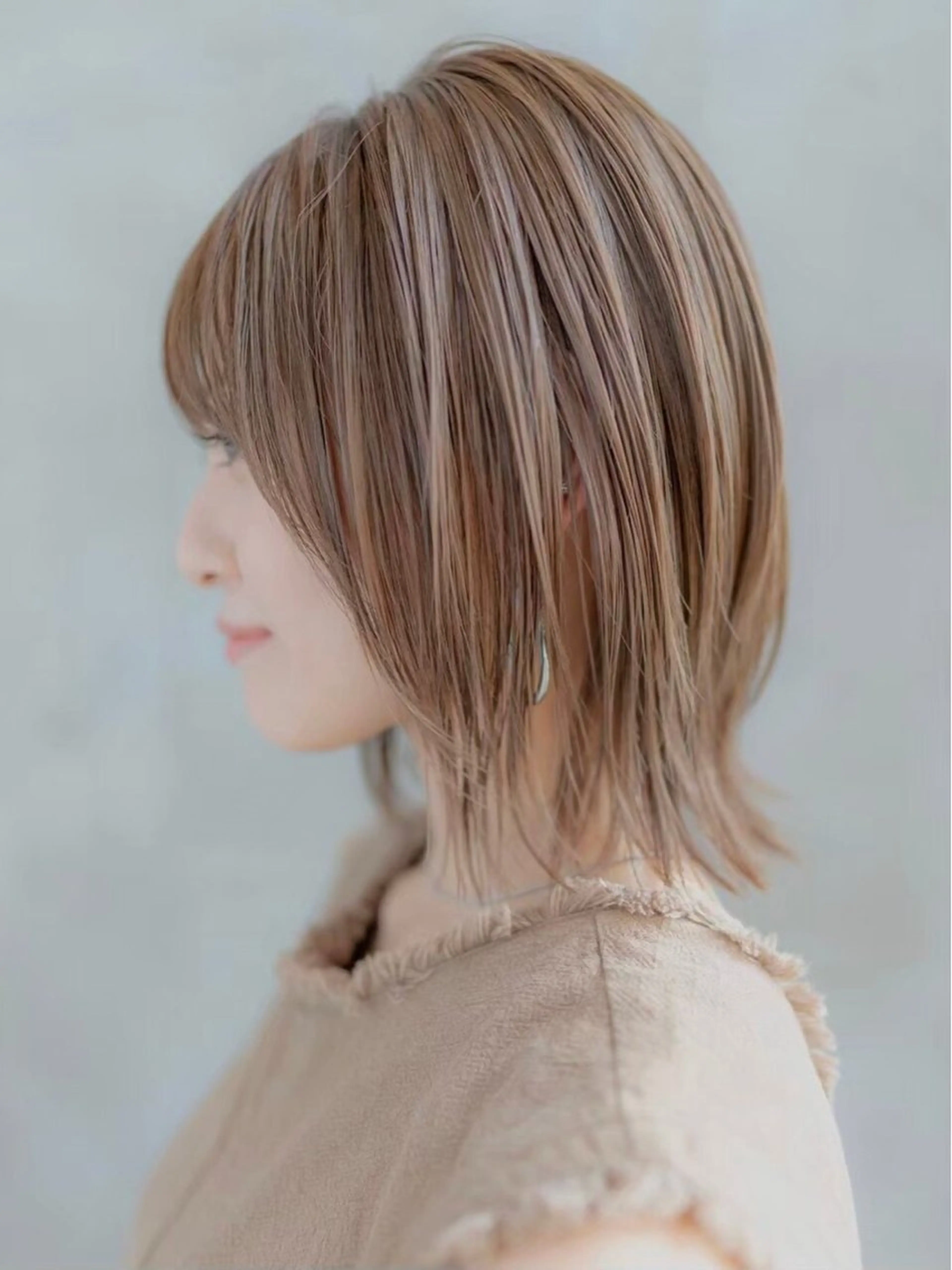 ミディアム カラー ボブレイヤー ベージュカラー オリーブベージュ ボブ レイヤーカット カット ヘアカラー トリートメント ヘアセット 韓国レイヤー🇰🇷 韓国研修◎渋谷カイトのヘアスタイル