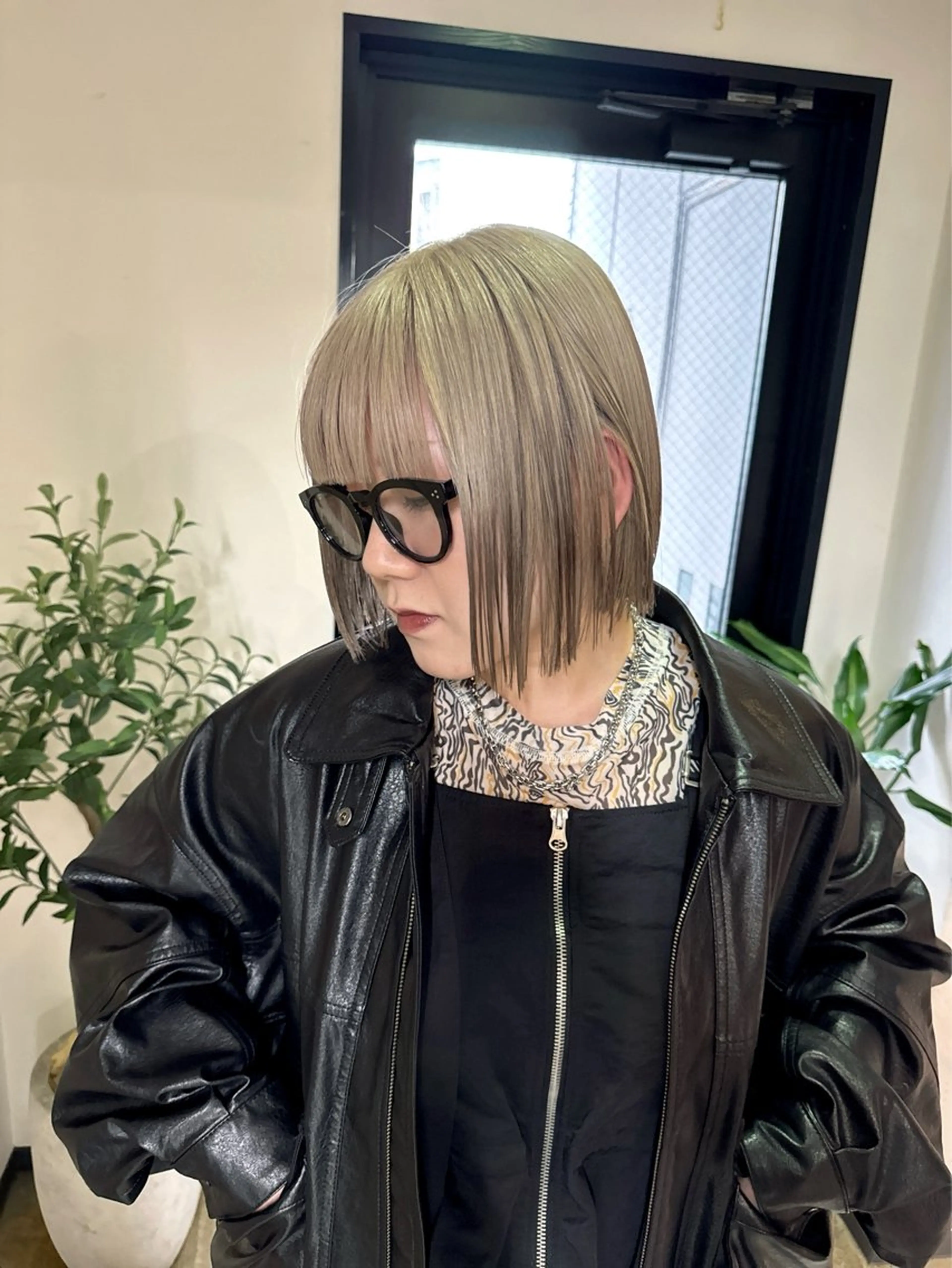 ショート カラー ブリーチ ケアブリーチ ダブルカラー イヤリングカラー ハイトーンカラー 【.ico】心斎橋 飛田ゆうきのヘアスタイル