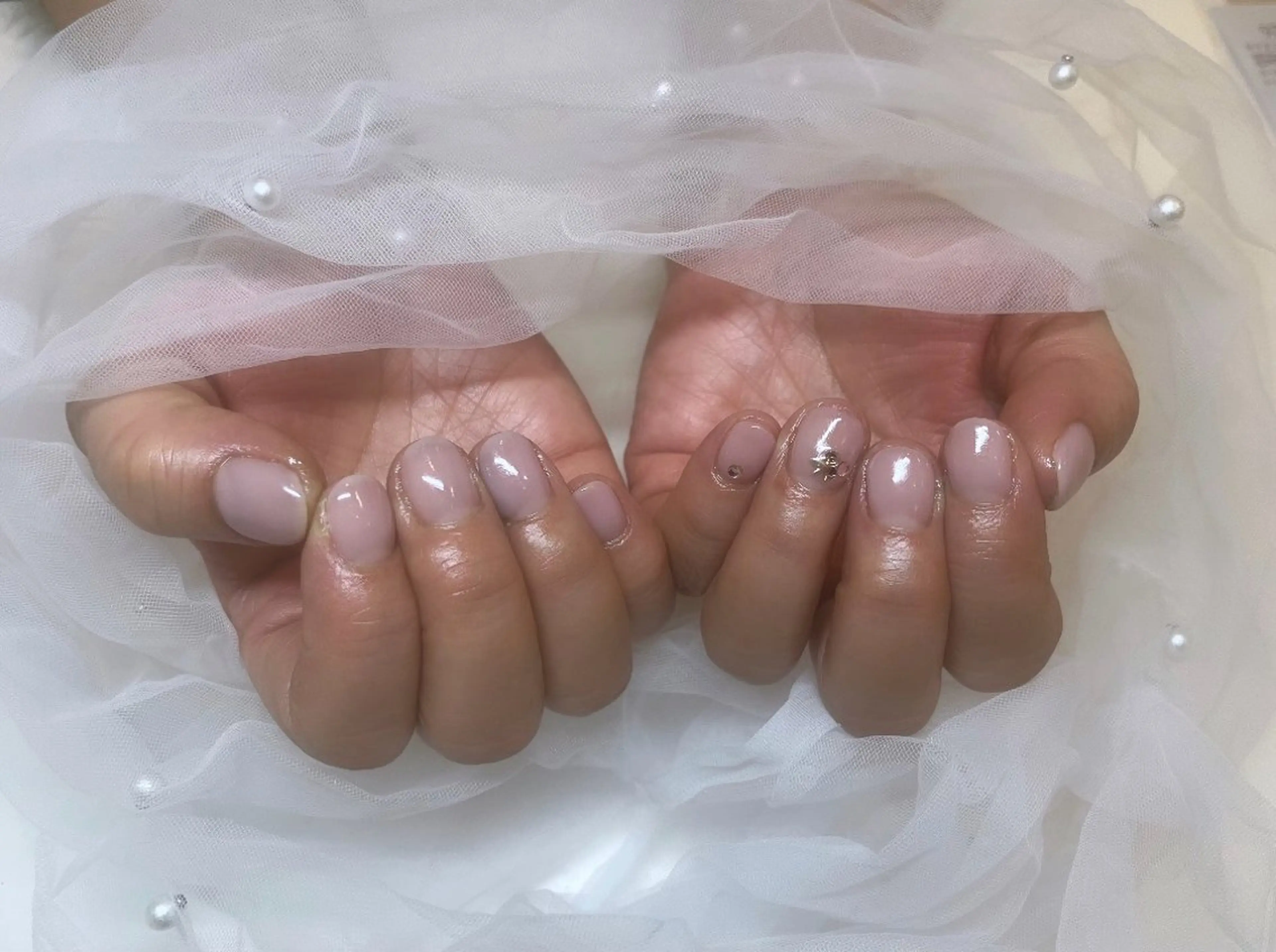 ネイル ワンカラーネイル ストーンネイル ネイルクイック青葉台店所属・橋本 麻衣のネイルデザイン