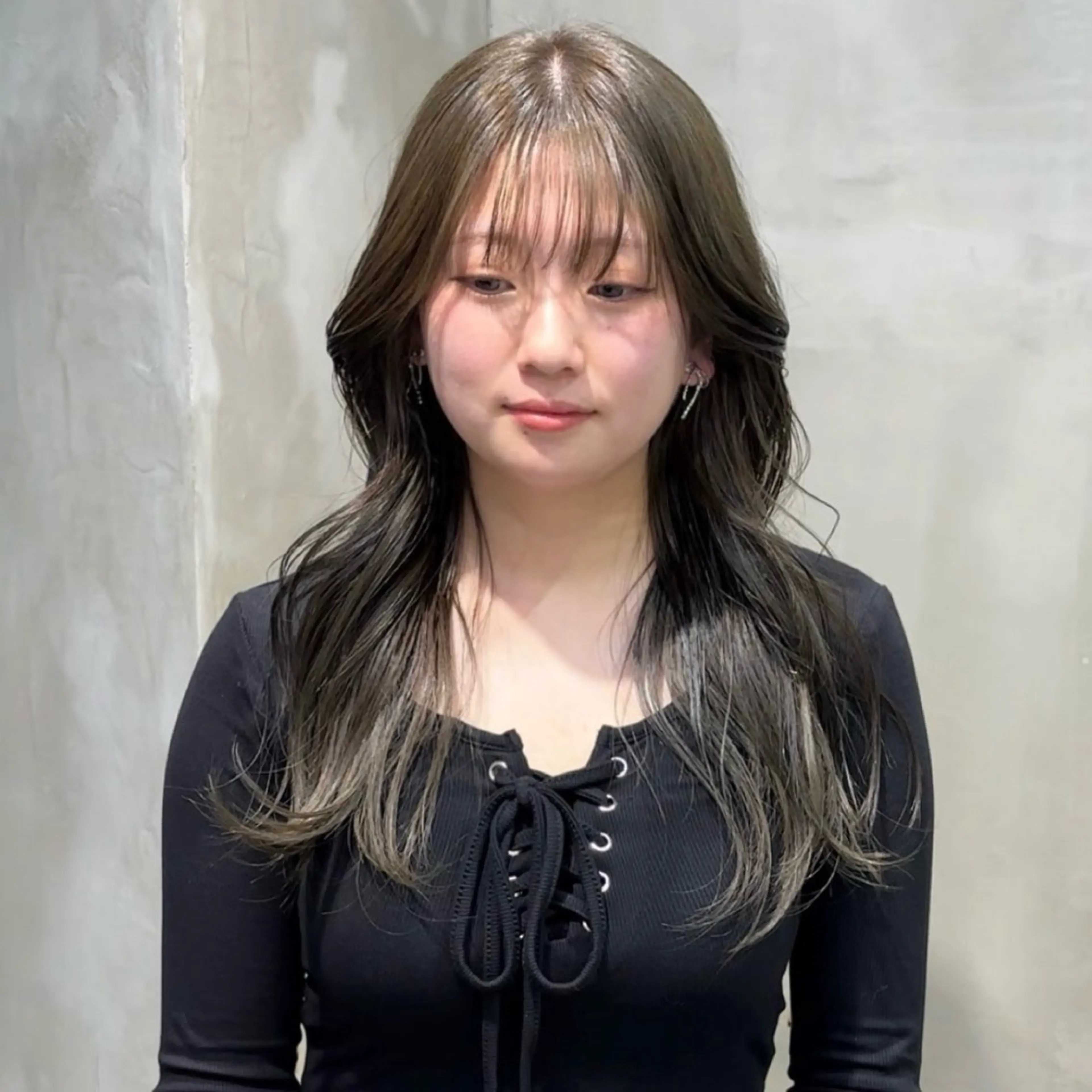 赤みを消してくれるオリーブカラー🫒🫒の写真