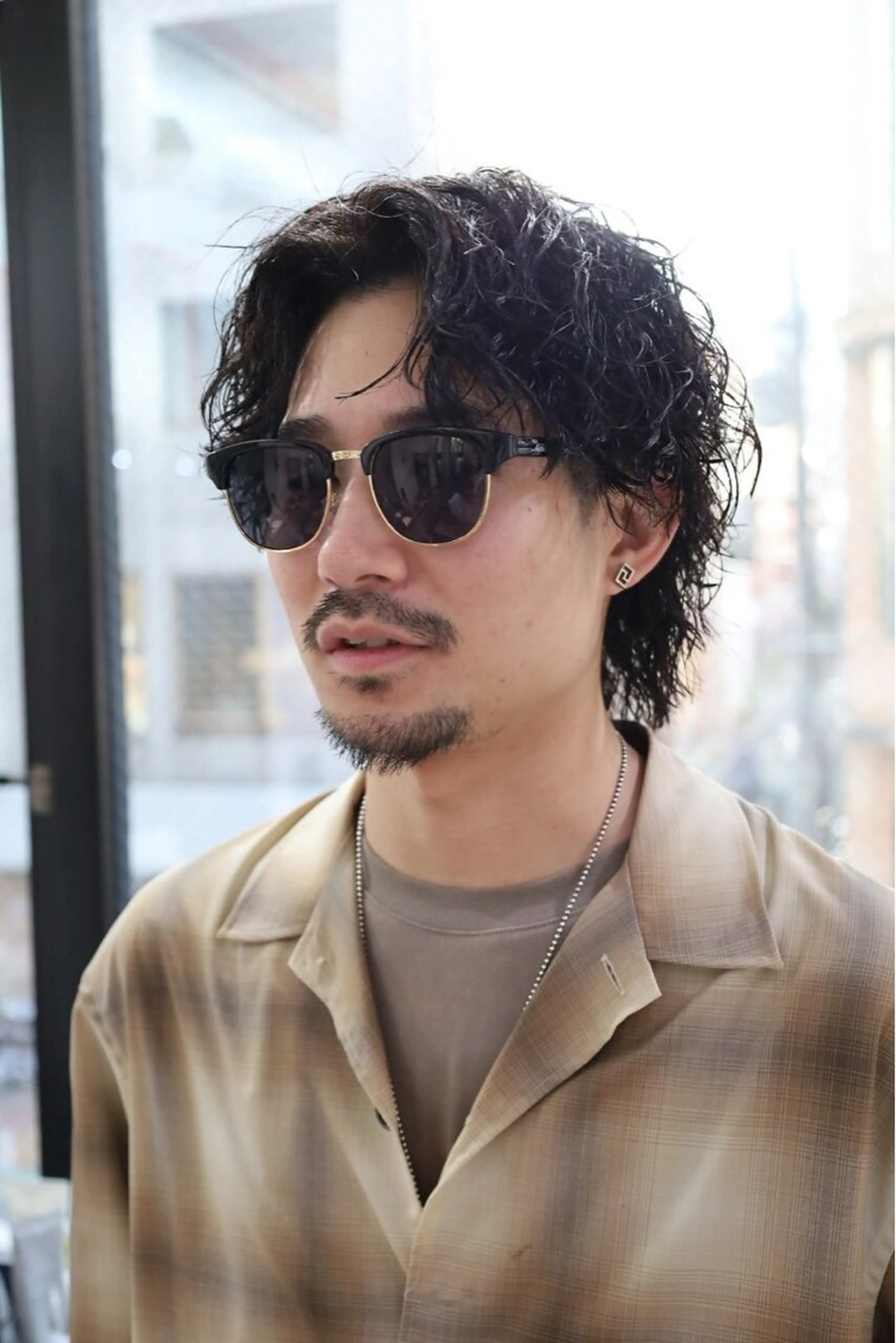 ミディアム パーマ メンズ カット 三谷 仁のヘアスタイル